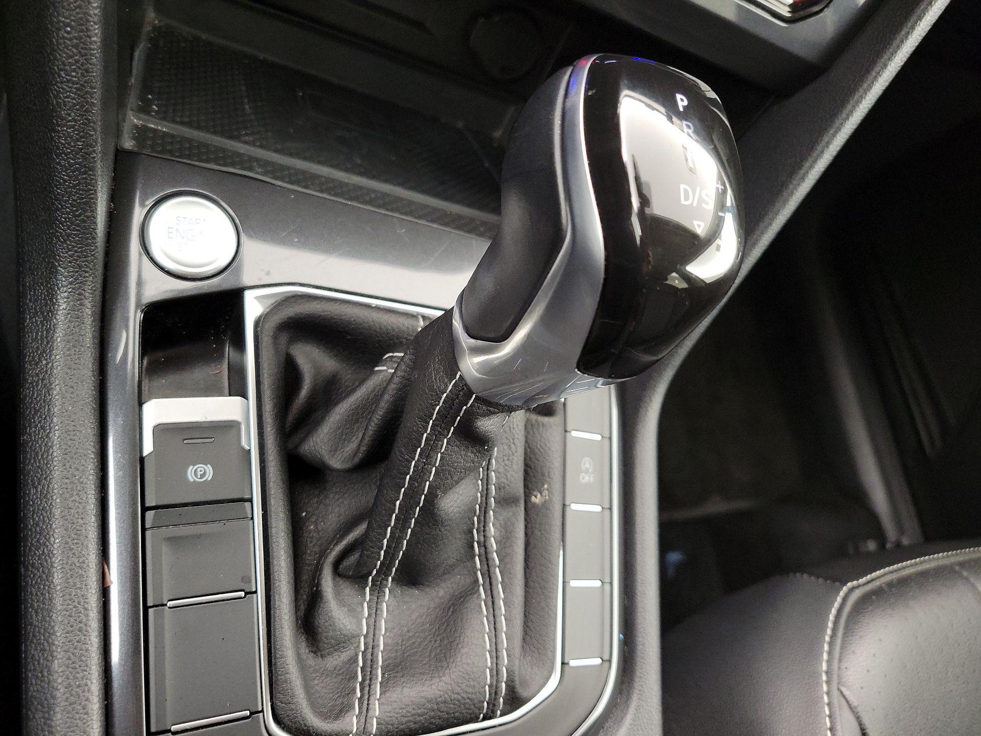 Thumbnail: 2024 Volkswagen Tiguan - 17