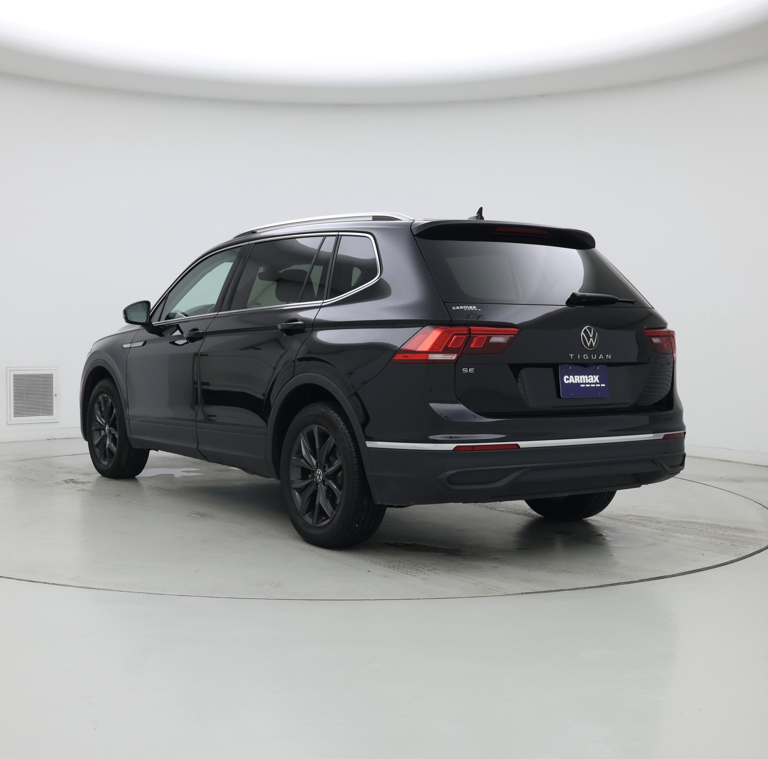 Thumbnail: 2024 Volkswagen Tiguan - 2