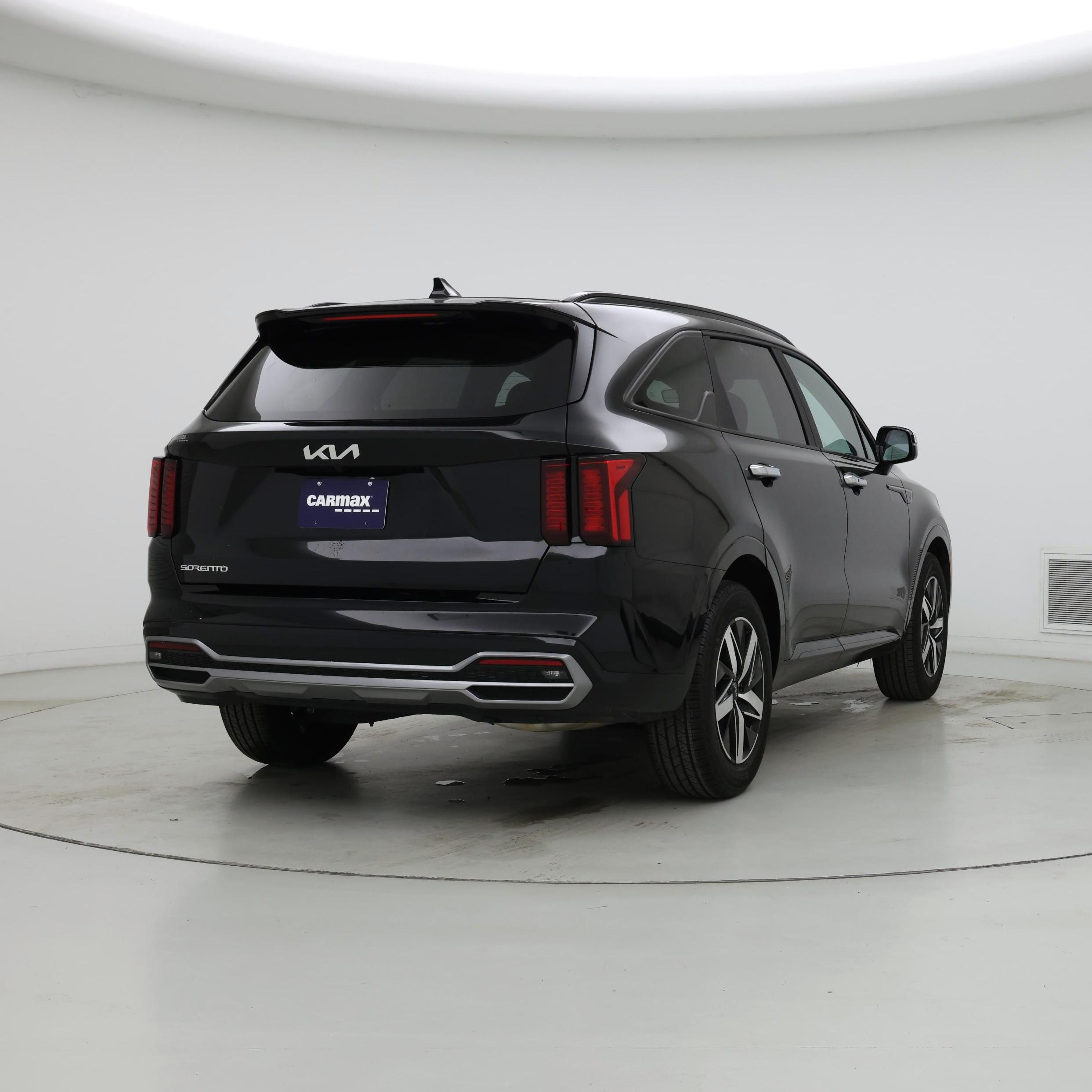 Thumbnail: 2023 Kia Sorento - 8