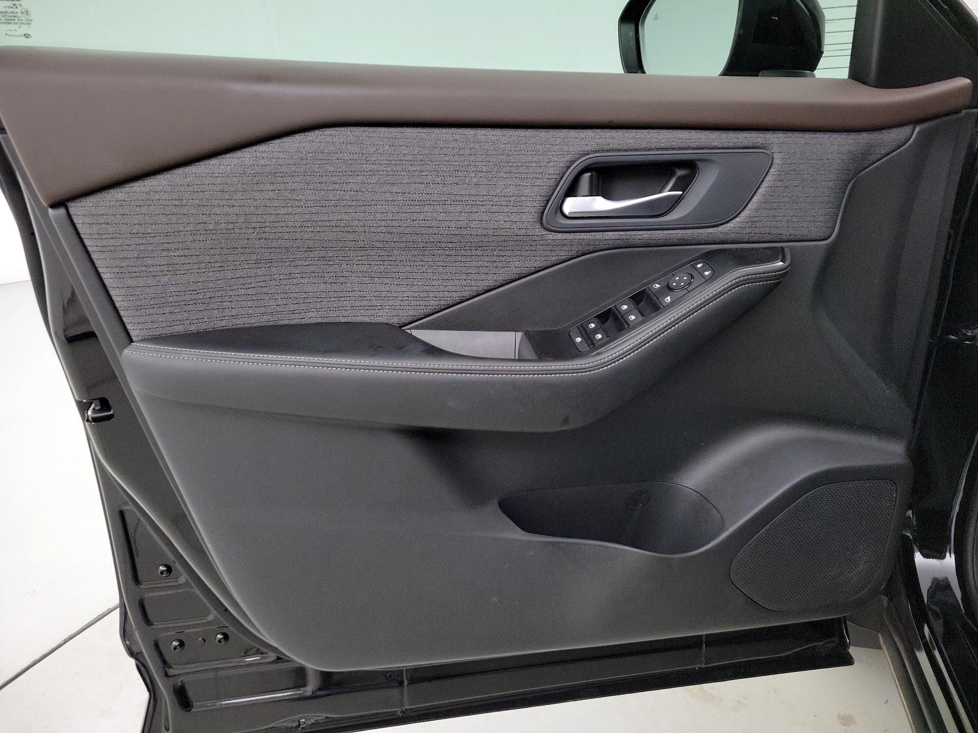 Thumbnail: 2023 Nissan Rogue - 12