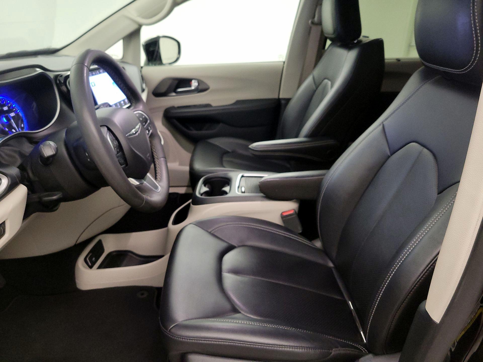 Thumbnail: 2024 Chrysler Pacifica - 11