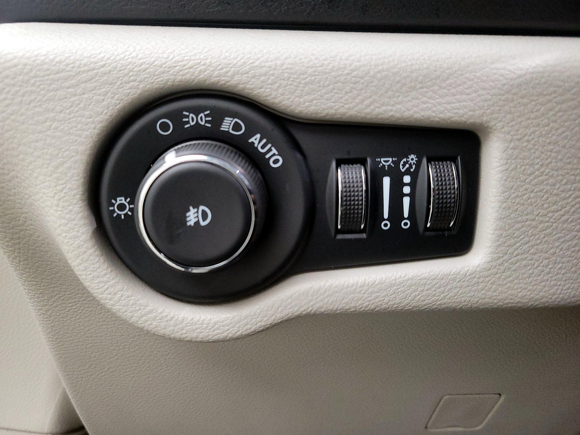 Thumbnail: 2024 Chrysler Pacifica - 13