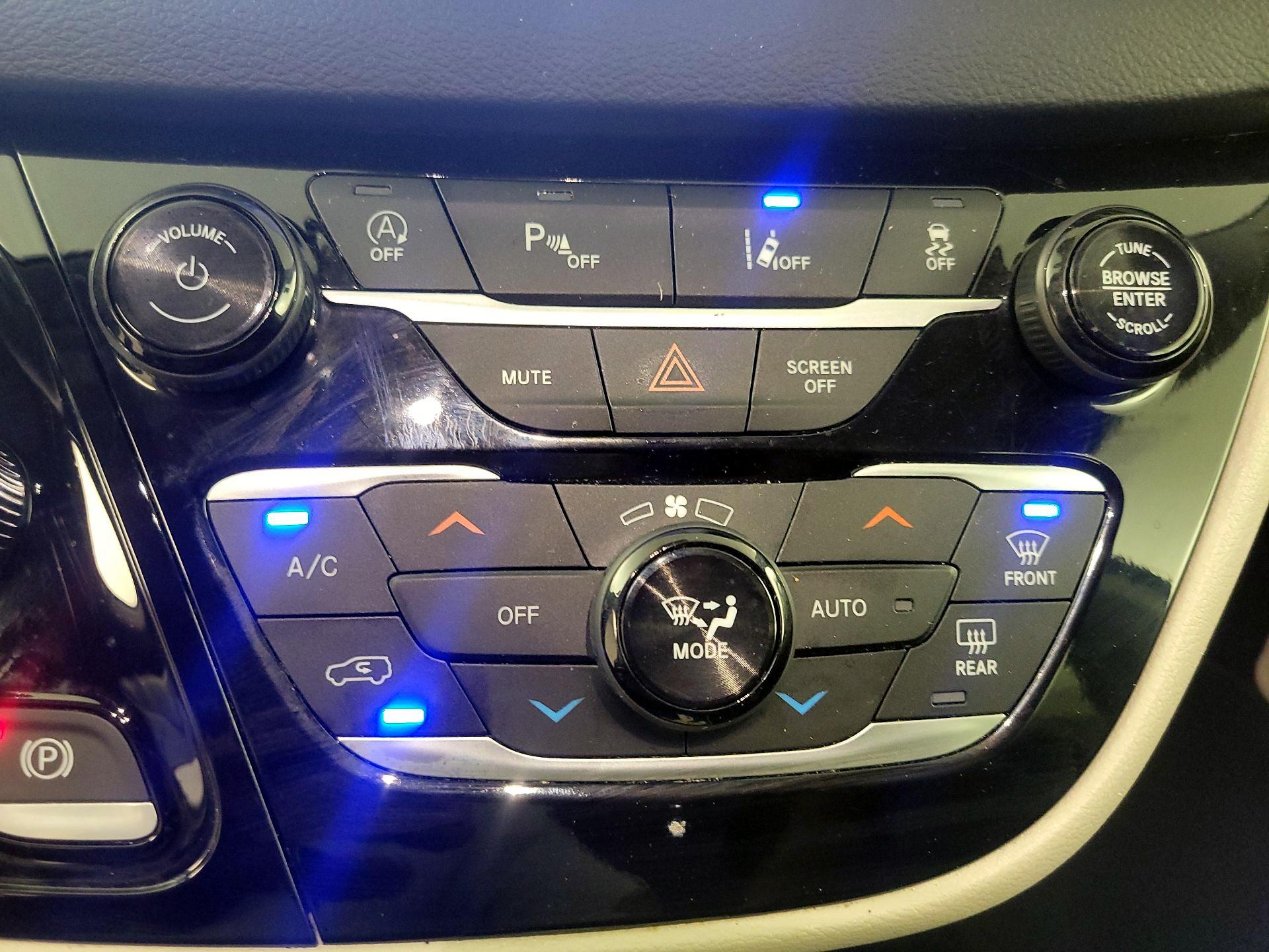 Thumbnail: 2024 Chrysler Pacifica - 16