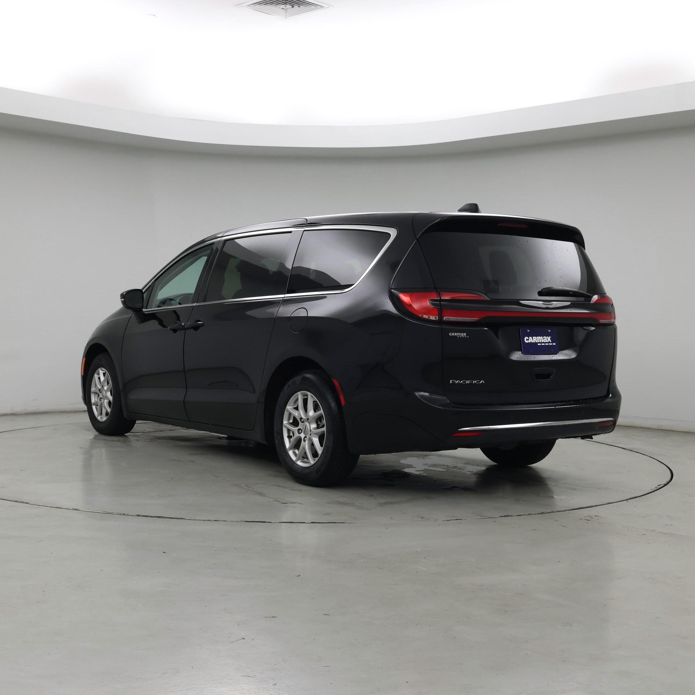 Thumbnail: 2024 Chrysler Pacifica - 2