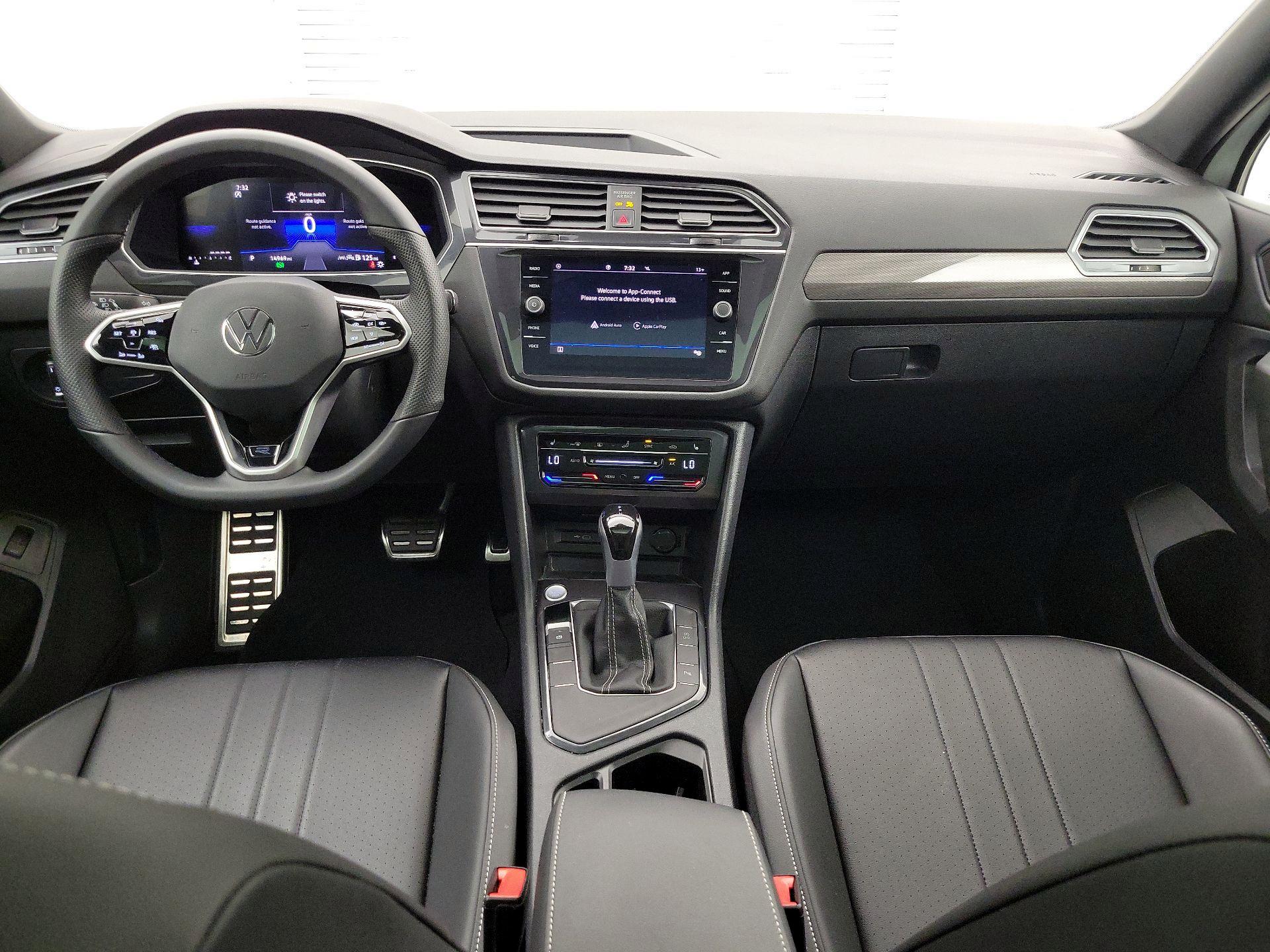 Thumbnail: 2024 Volkswagen Tiguan - 9