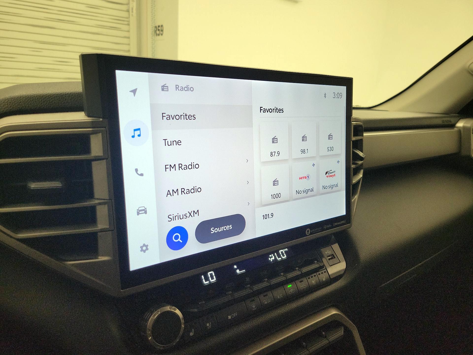 Thumbnail: 2022 Toyota Tundra - 15