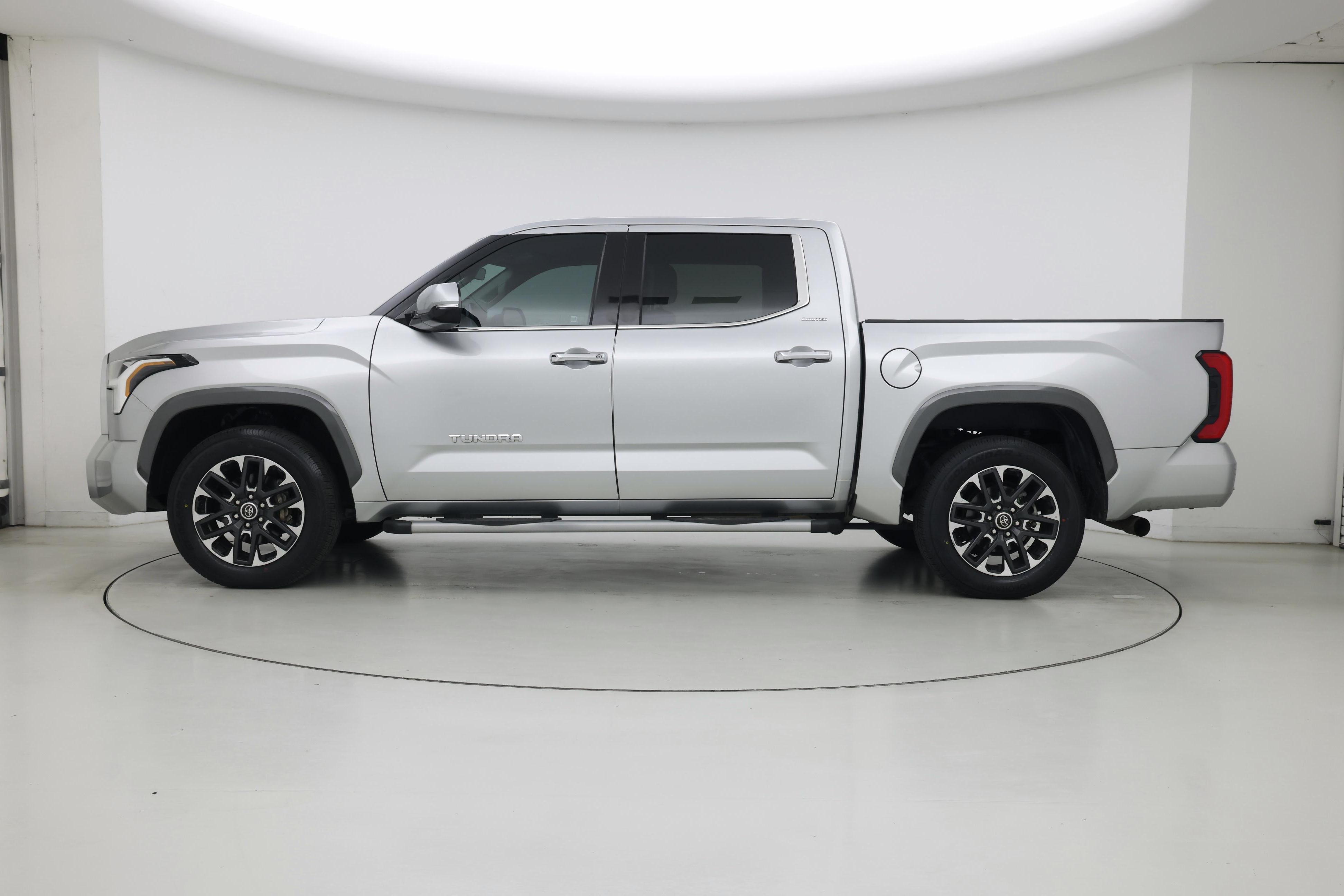 Thumbnail: 2022 Toyota Tundra - 3