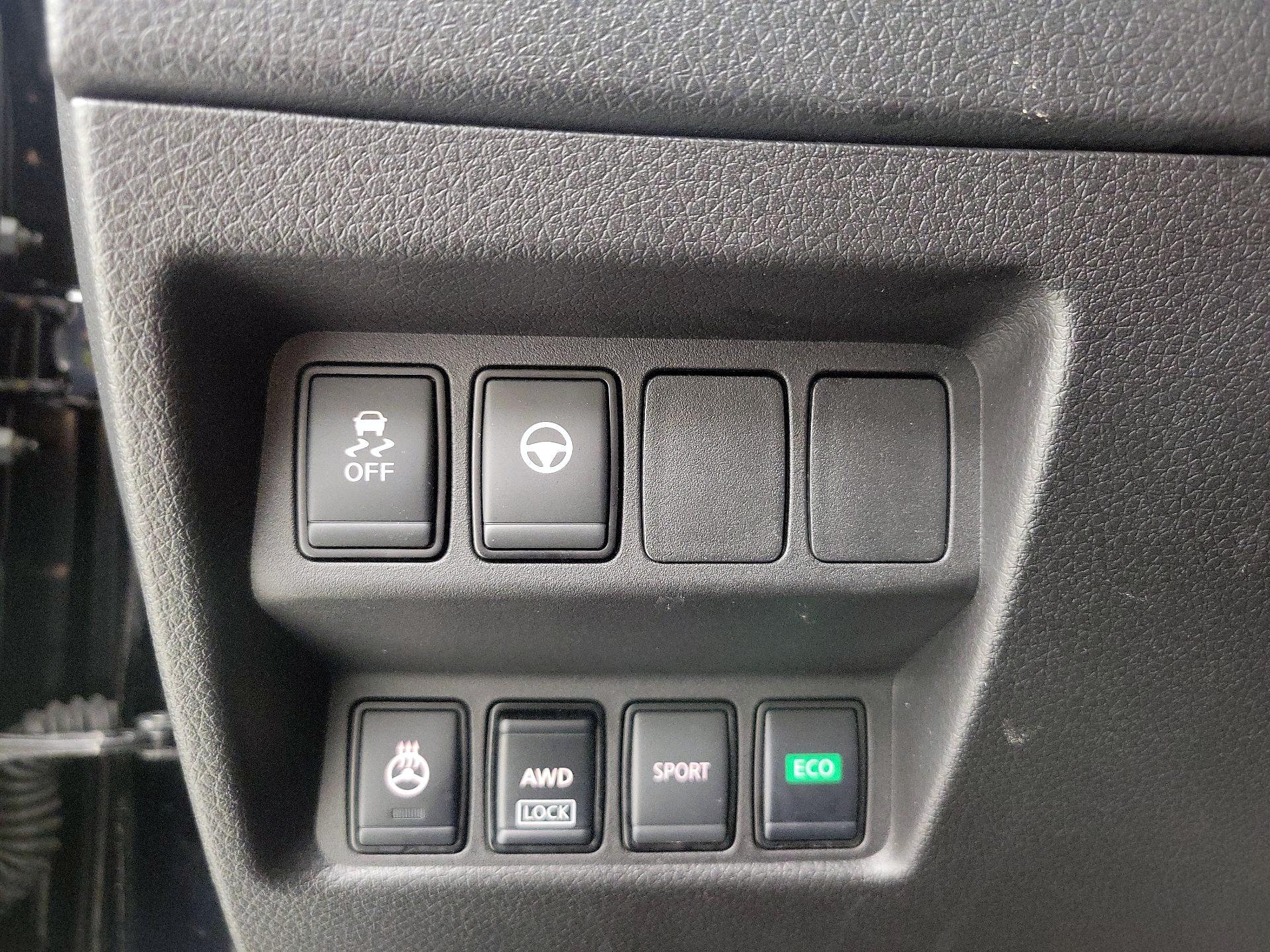 Thumbnail: 2022 Nissan Rogue Sport - 13