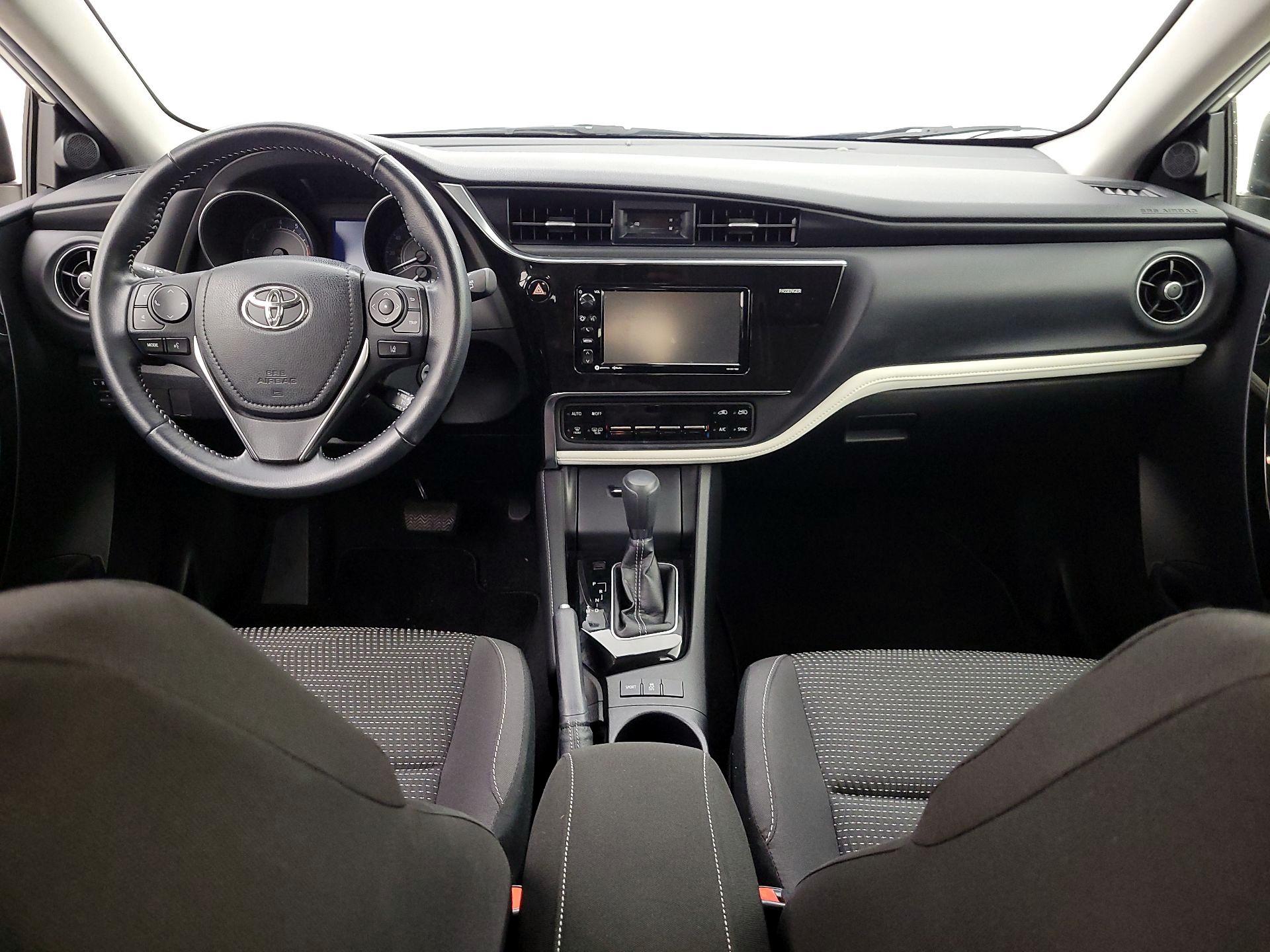 Thumbnail: 2018 Toyota Corolla iM - 9