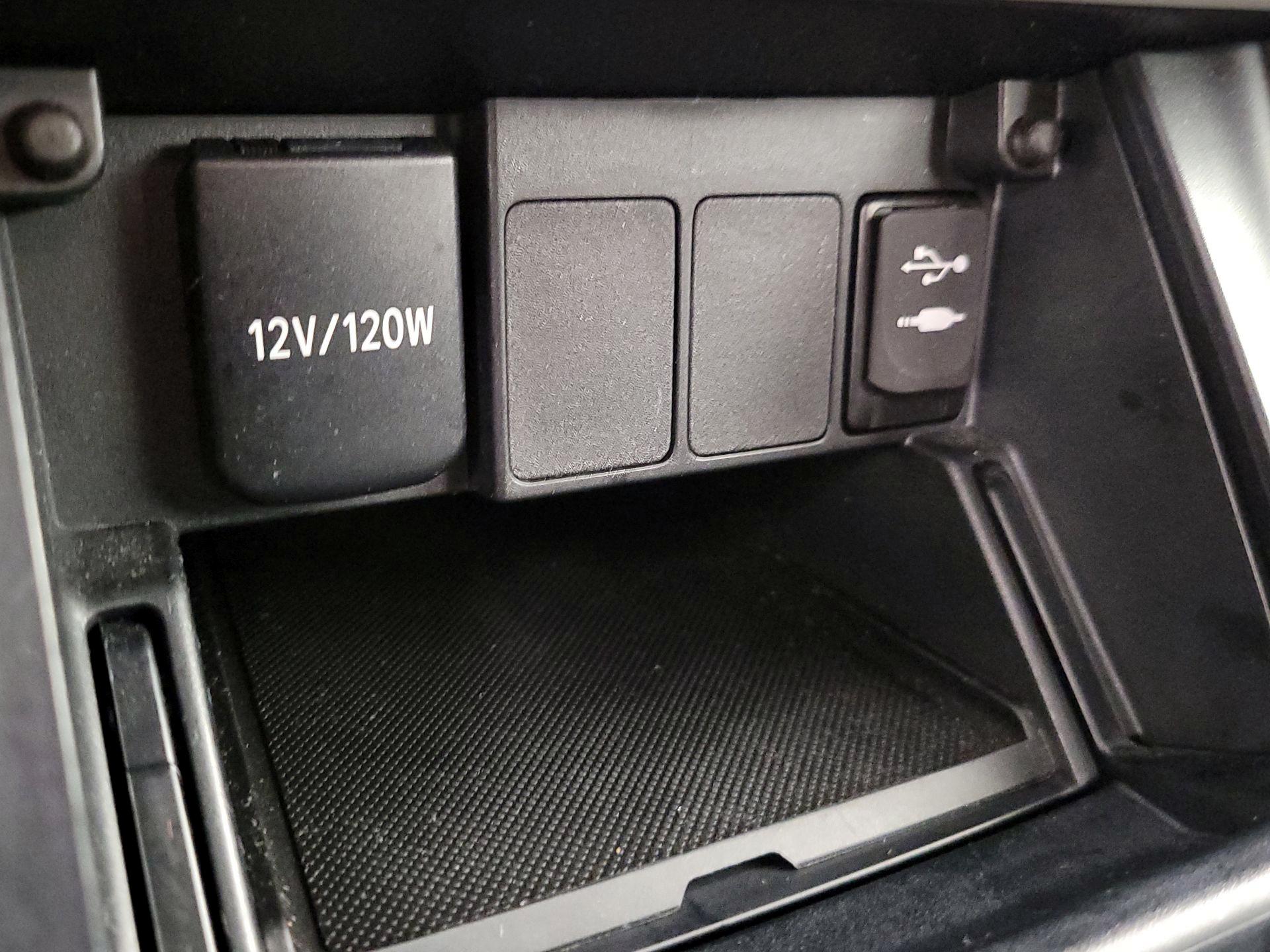 Thumbnail: 2018 Toyota Corolla iM - 18