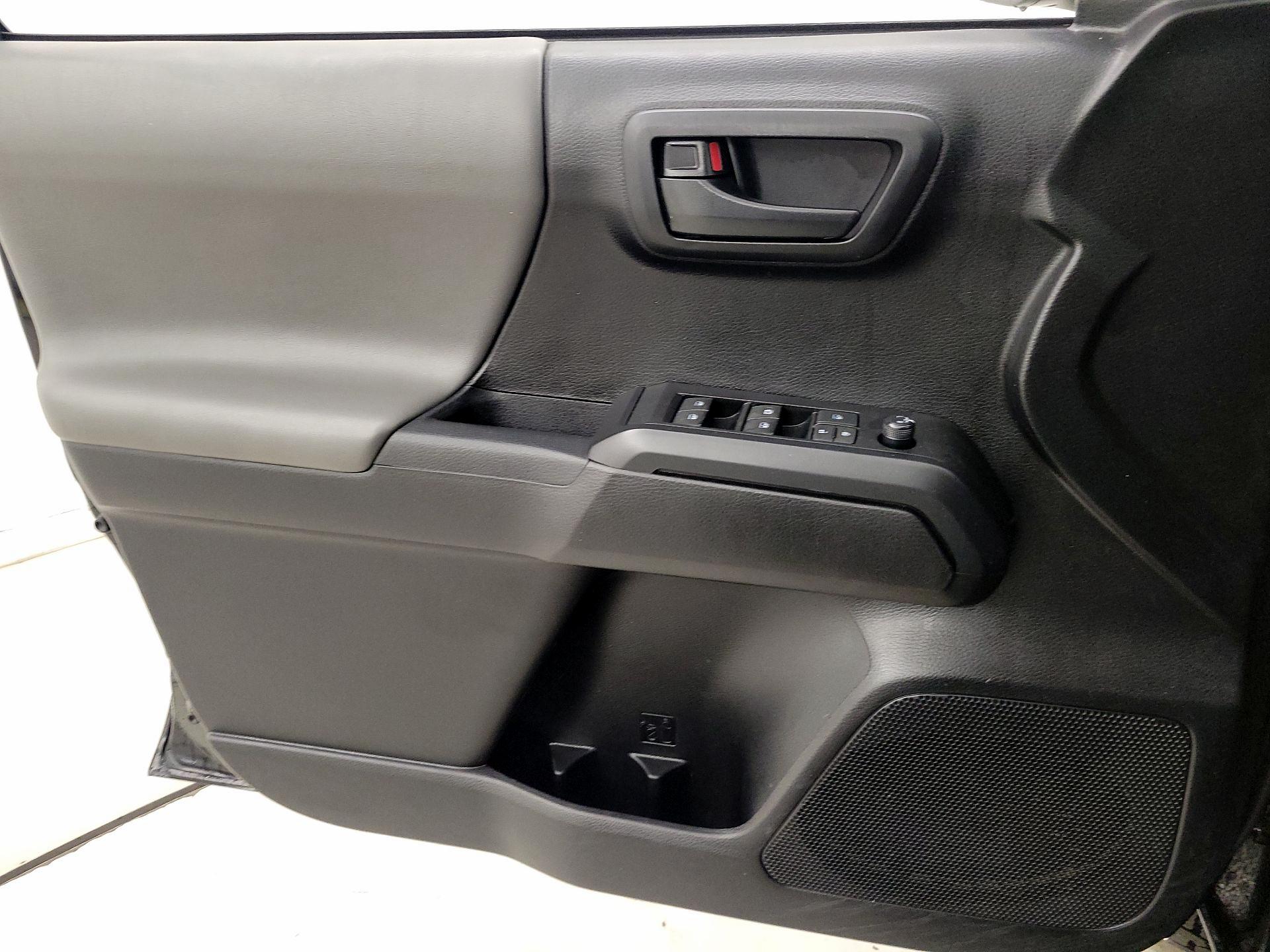 Thumbnail: 2022 Toyota Tacoma - 12