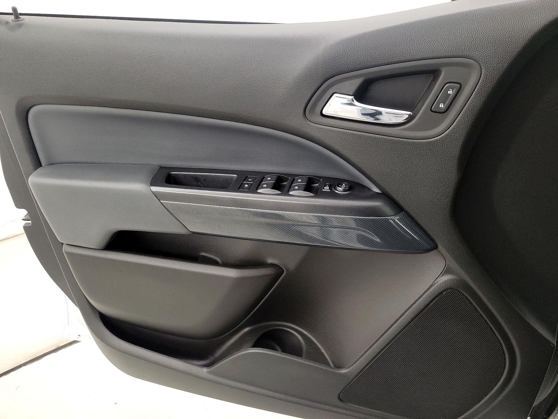 Thumbnail: 2022 Chevrolet Colorado - 12