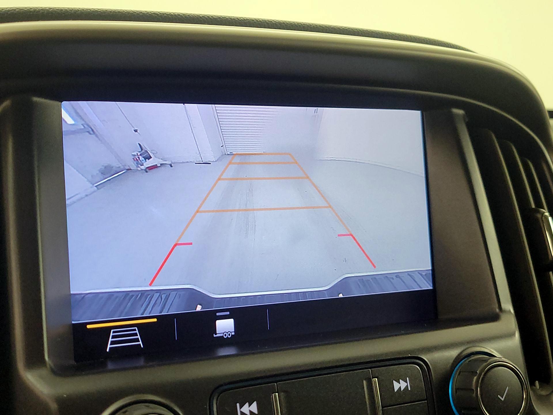 Thumbnail: 2022 Chevrolet Colorado - 15