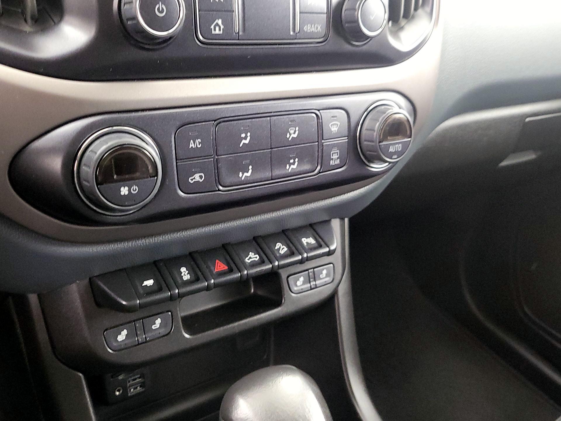 Thumbnail: 2022 Chevrolet Colorado - 17