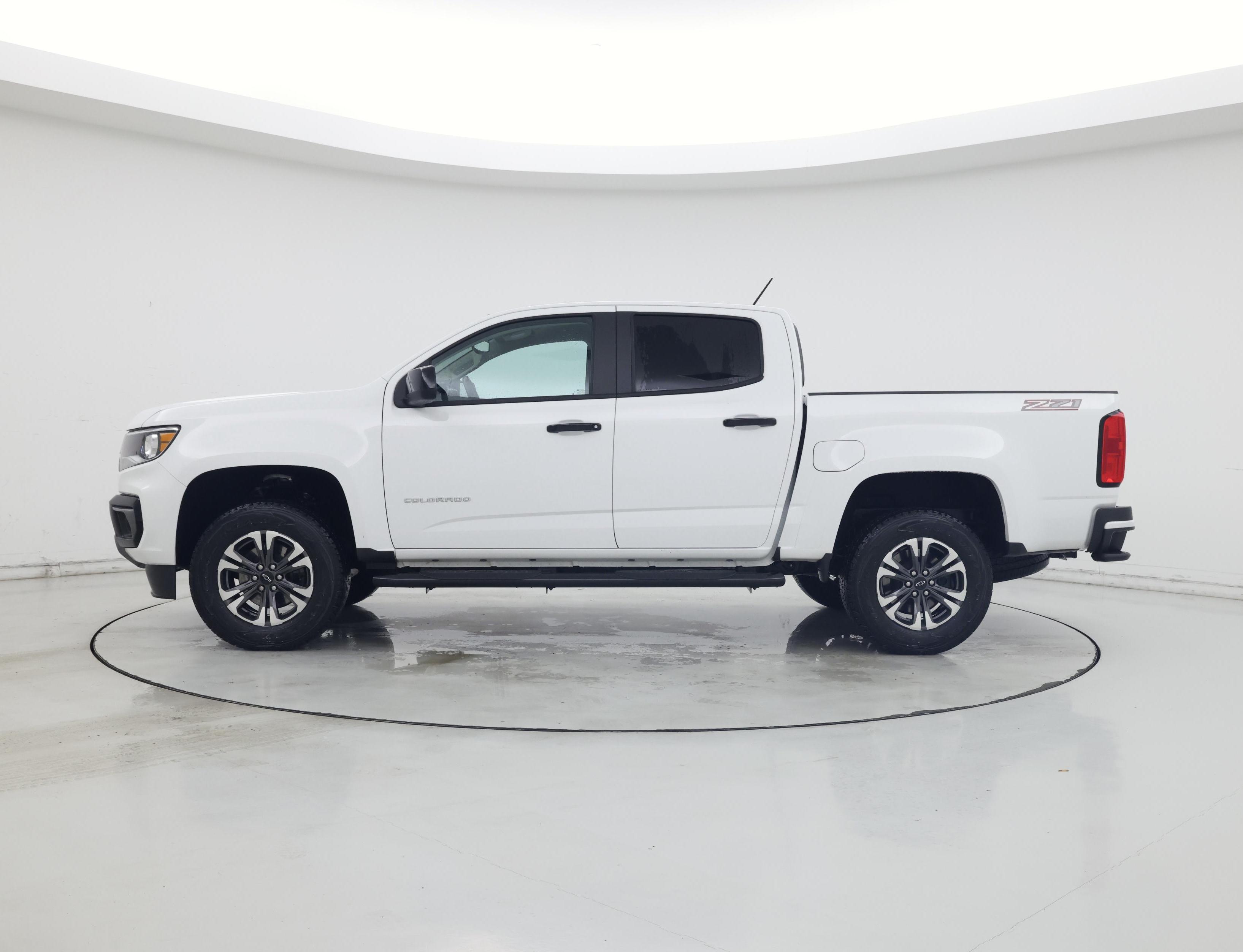 Thumbnail: 2022 Chevrolet Colorado - 3