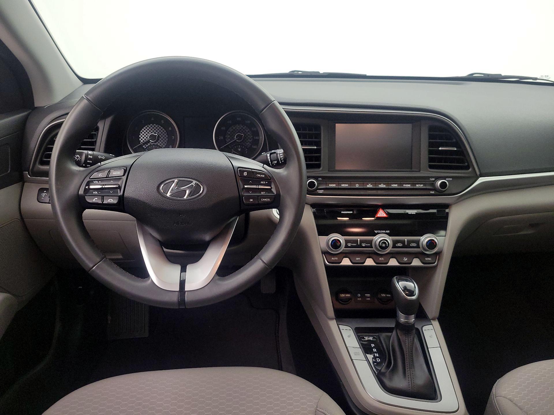 Thumbnail: 2019 Hyundai Elantra - 10