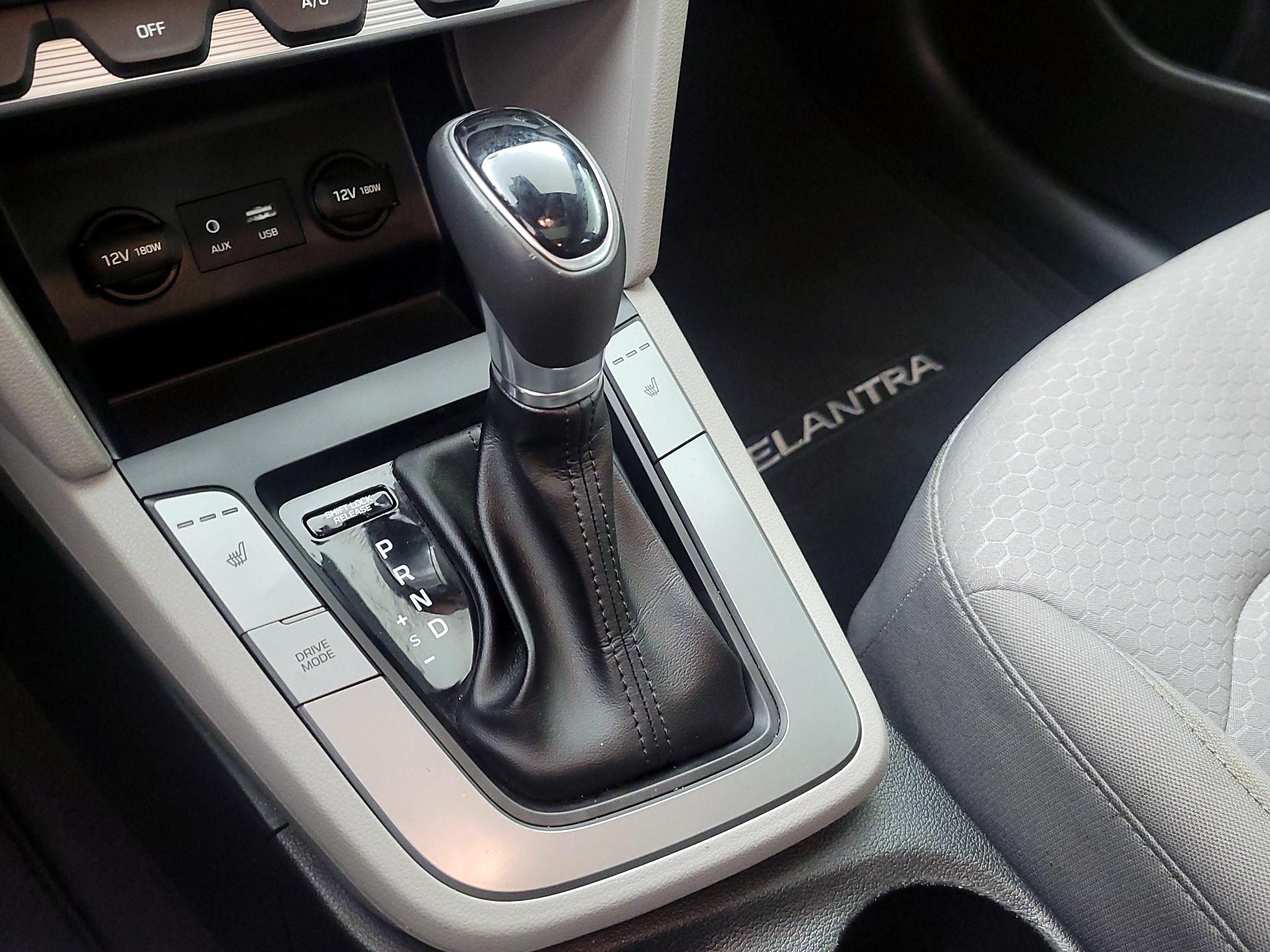 Thumbnail: 2019 Hyundai Elantra - 17