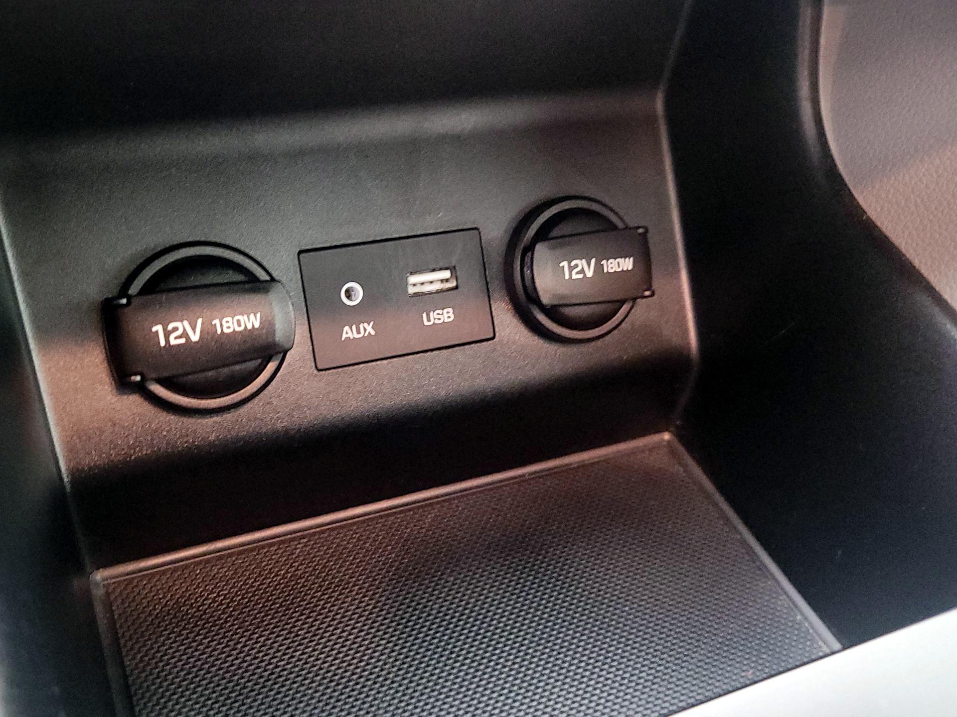 Thumbnail: 2019 Hyundai Elantra - 18