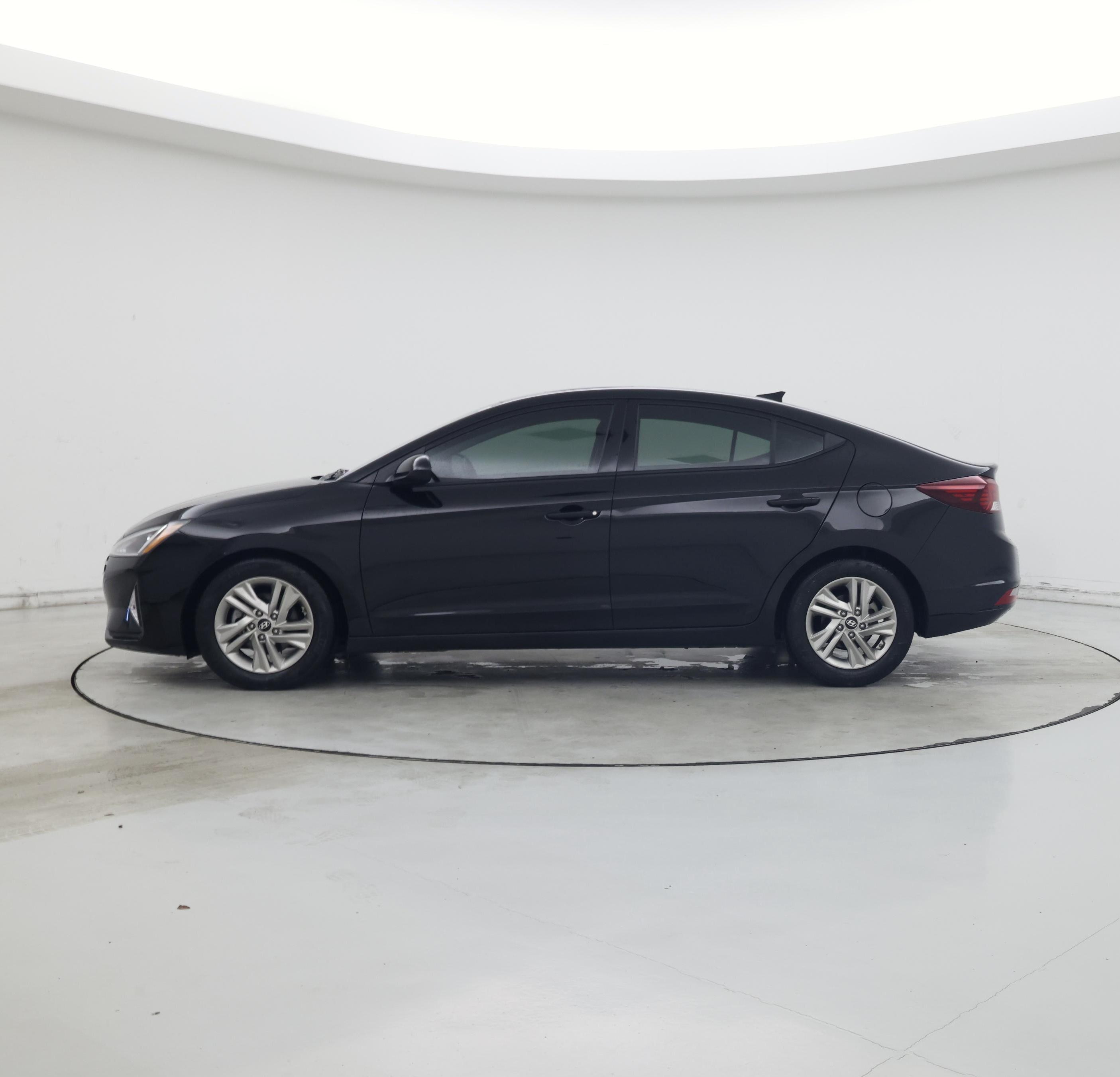 Thumbnail: 2019 Hyundai Elantra - 3