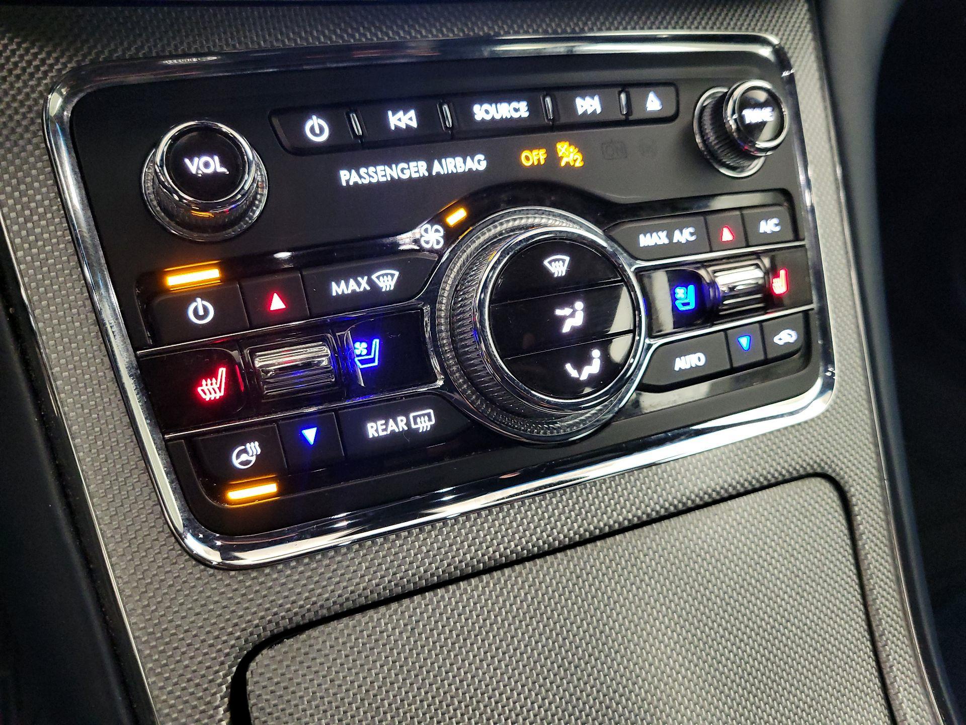 Thumbnail: 2020 Lincoln Continental - 17