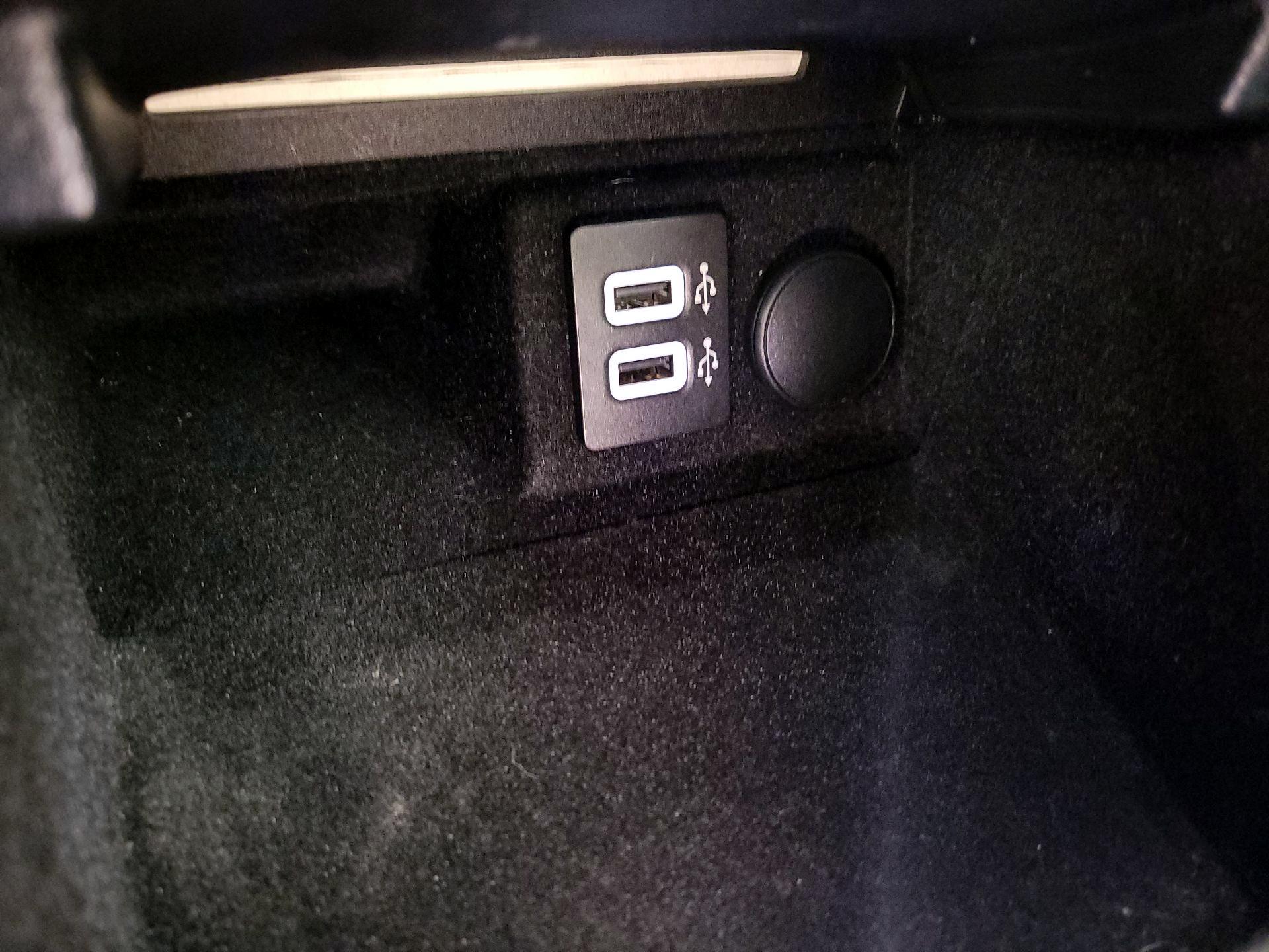 Thumbnail: 2020 Lincoln Continental - 19