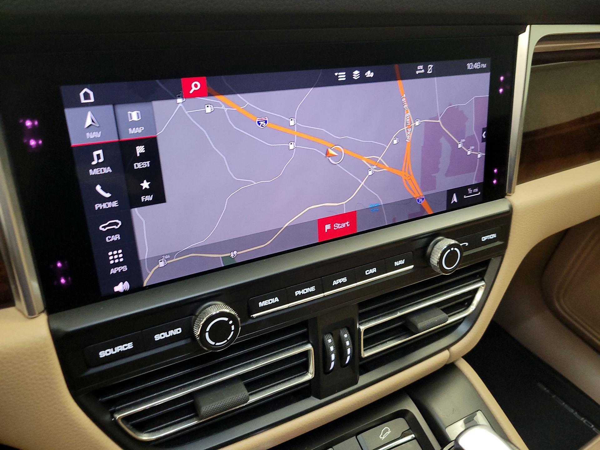 Thumbnail: 2021 Porsche Macan - 14