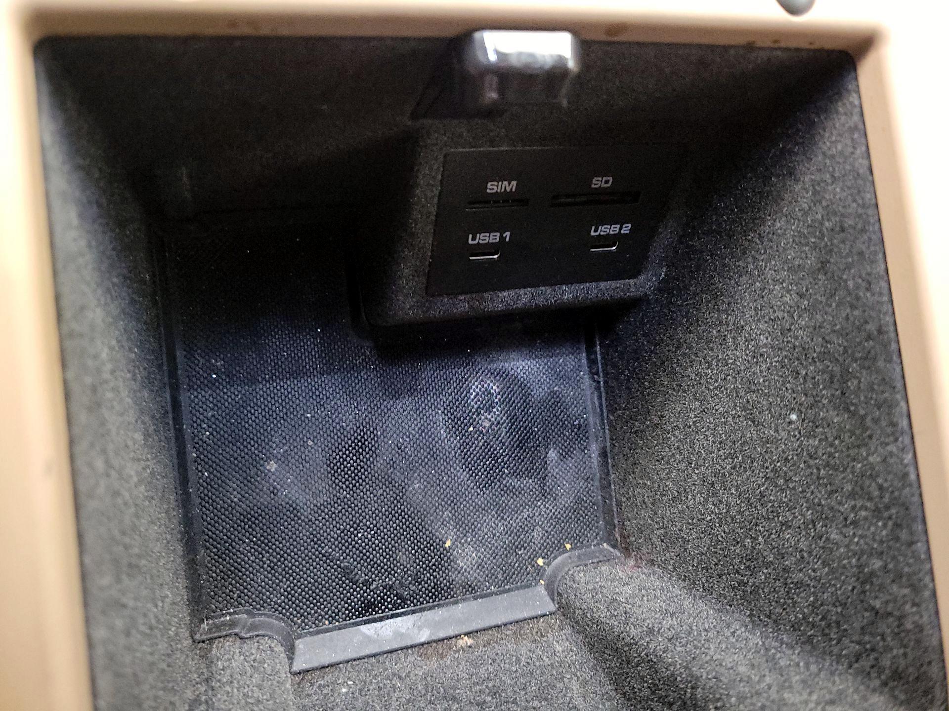 Thumbnail: 2021 Porsche Macan - 19