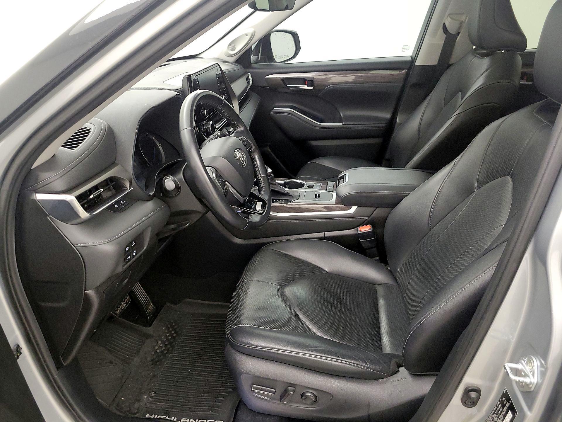 Thumbnail: 2020 Toyota Highlander - 11