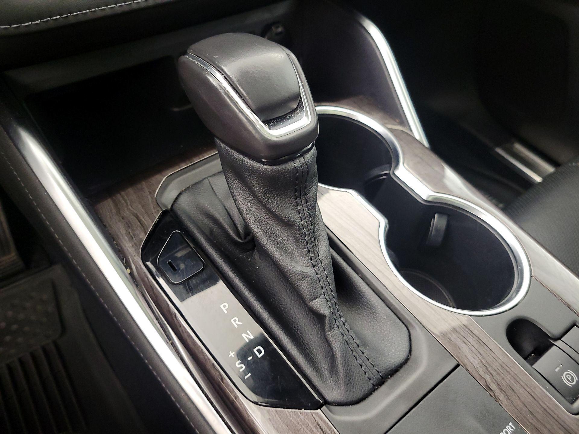 Thumbnail: 2020 Toyota Highlander - 18