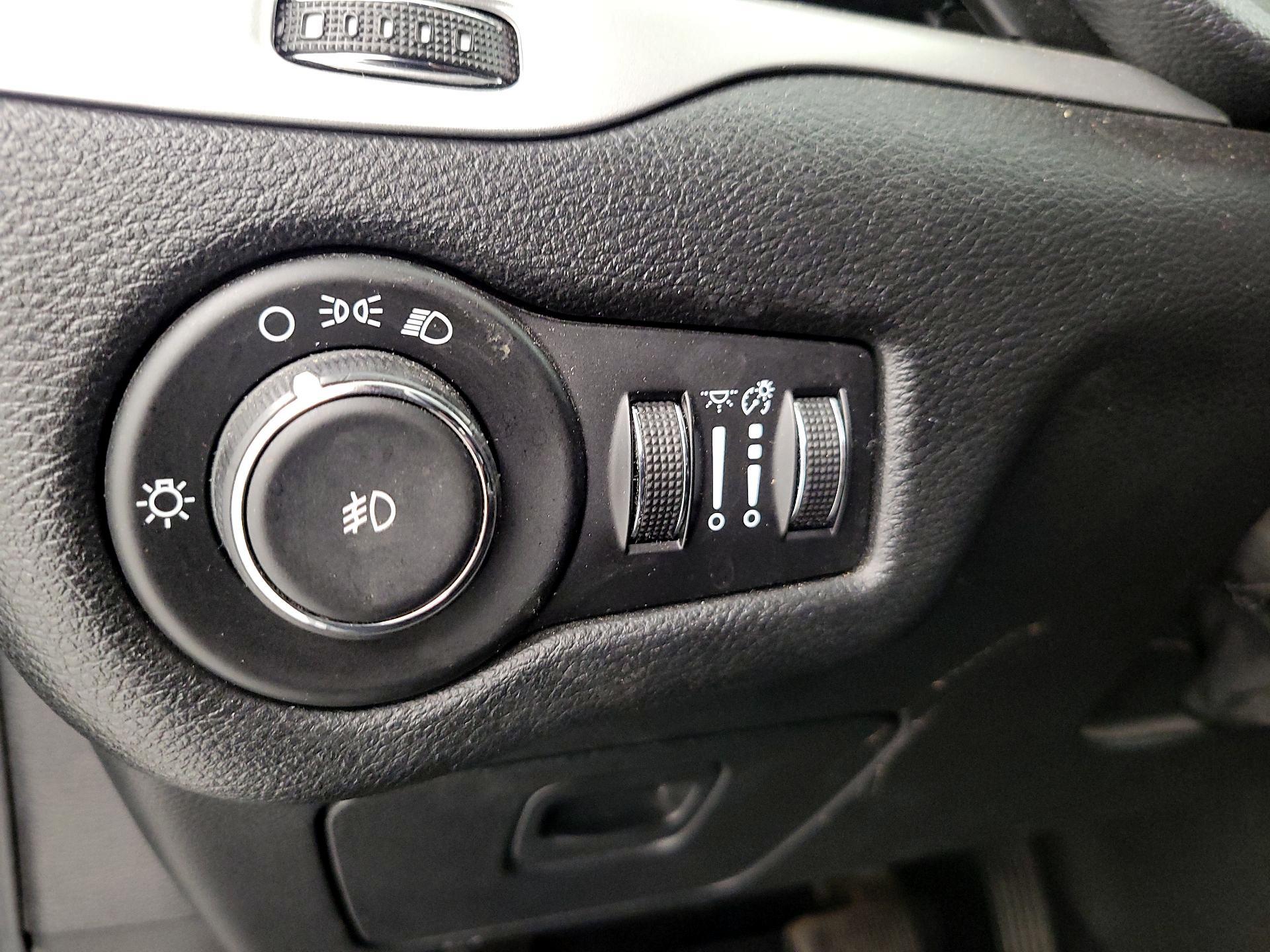 Thumbnail: 2014 Jeep Cherokee - 13
