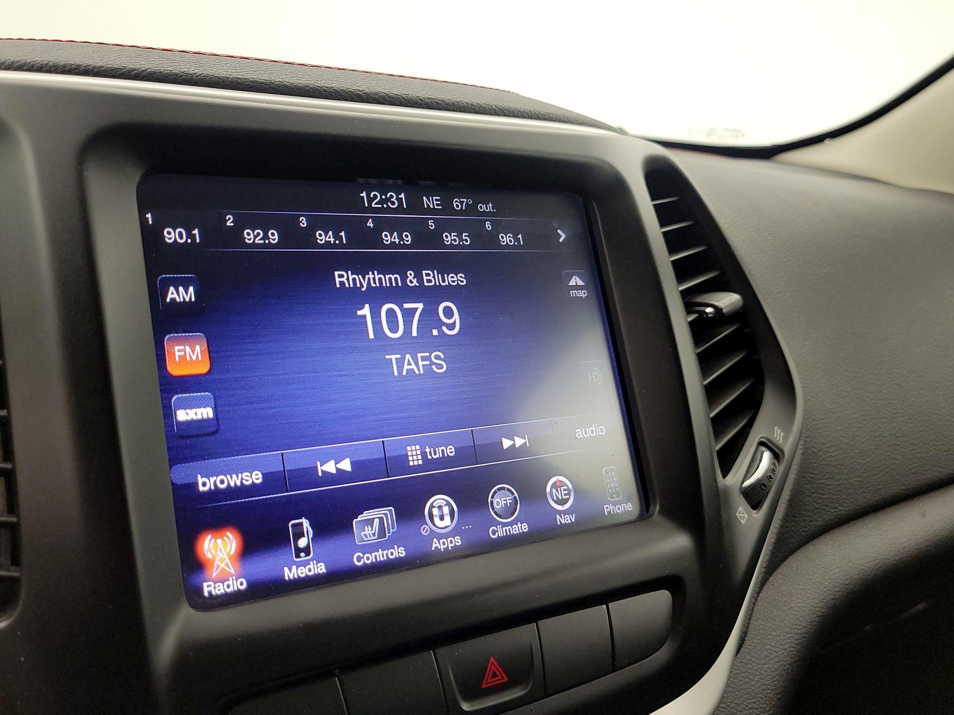 Thumbnail: 2014 Jeep Cherokee - 15
