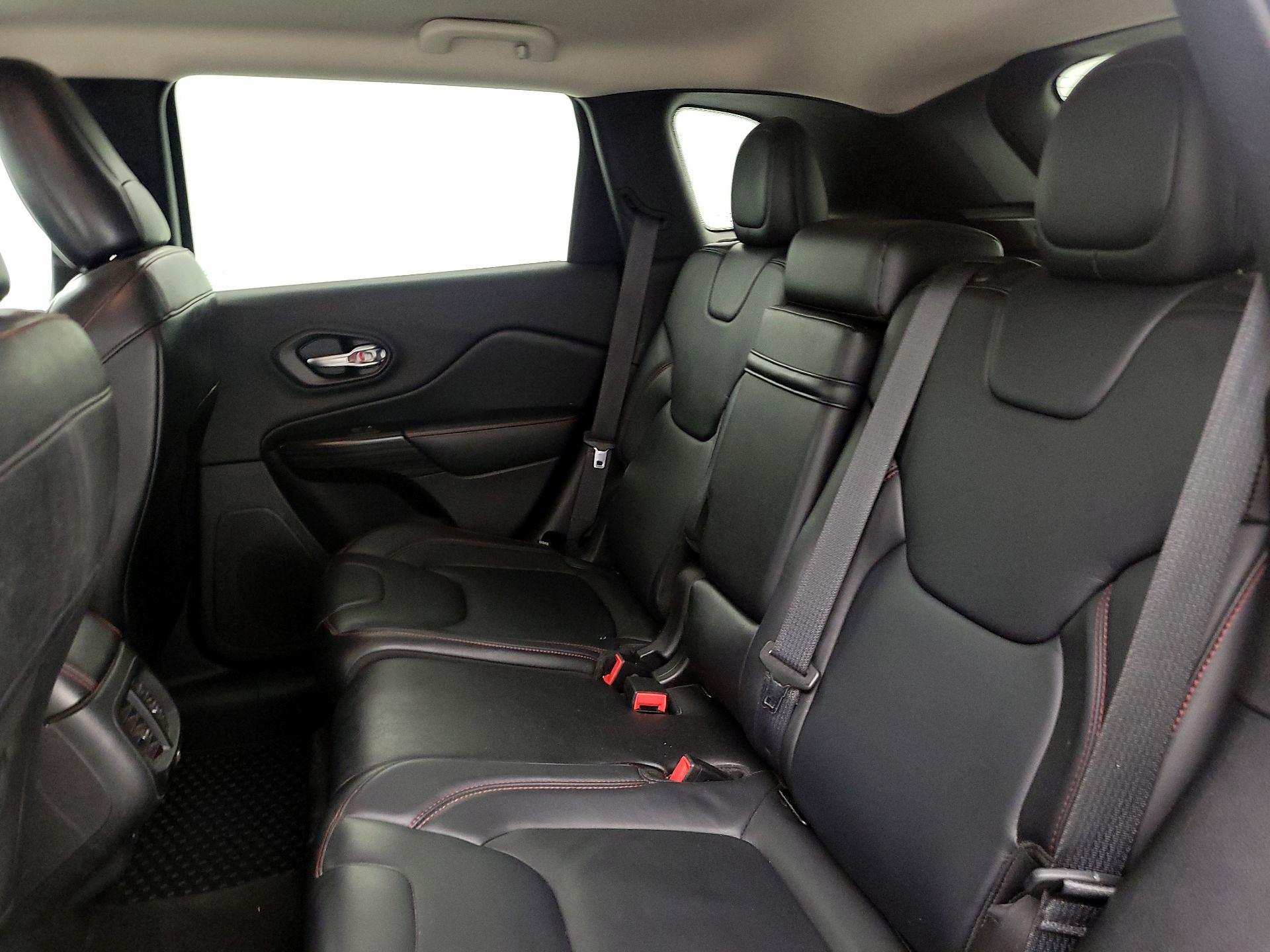 Thumbnail: 2014 Jeep Cherokee - 19