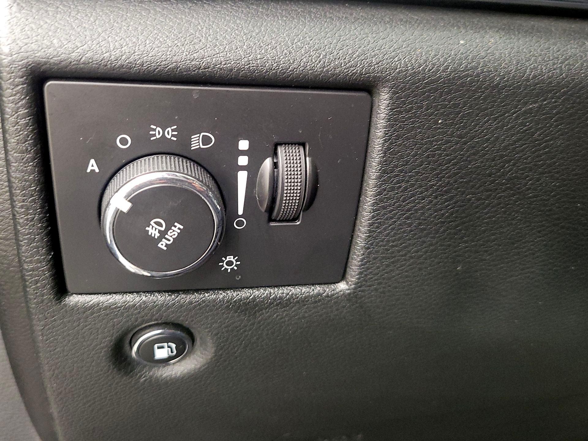 Thumbnail: 2015 Jeep Grand Cherokee - 13