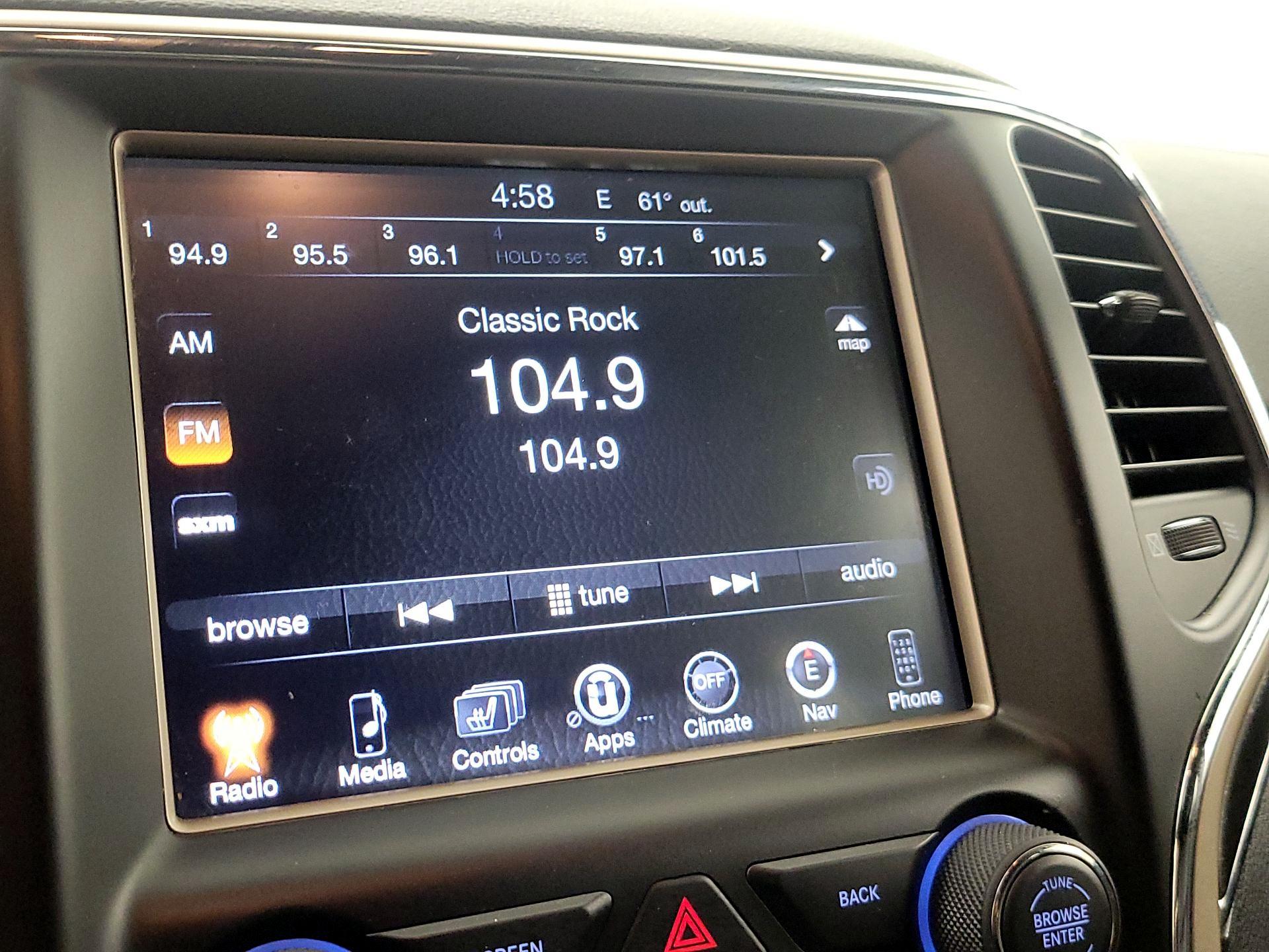 Thumbnail: 2015 Jeep Grand Cherokee - 16