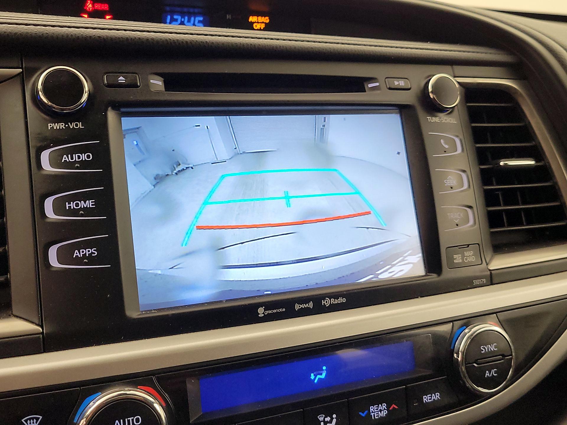 Thumbnail: 2018 Toyota Highlander - 15