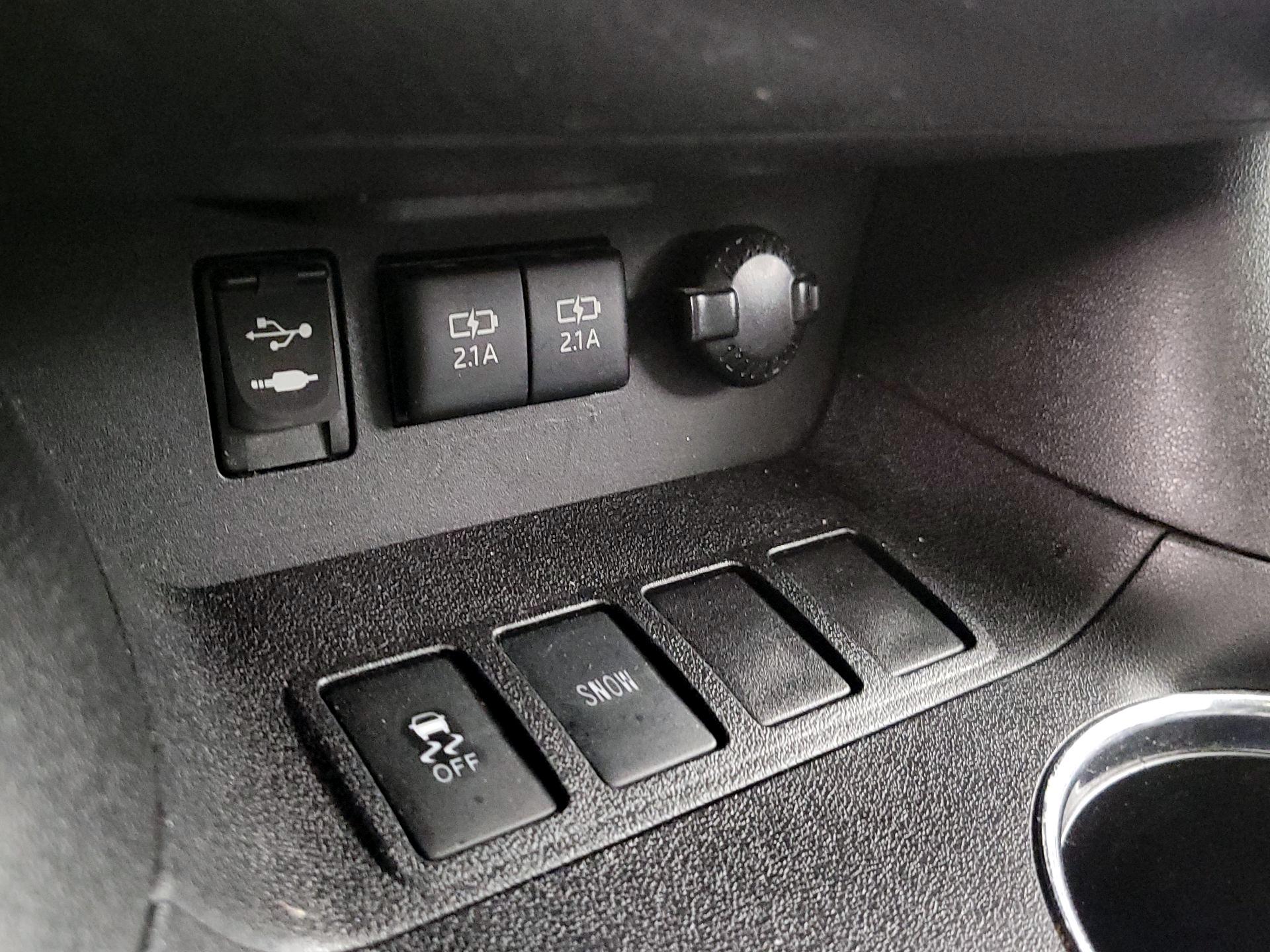 Thumbnail: 2018 Toyota Highlander - 19