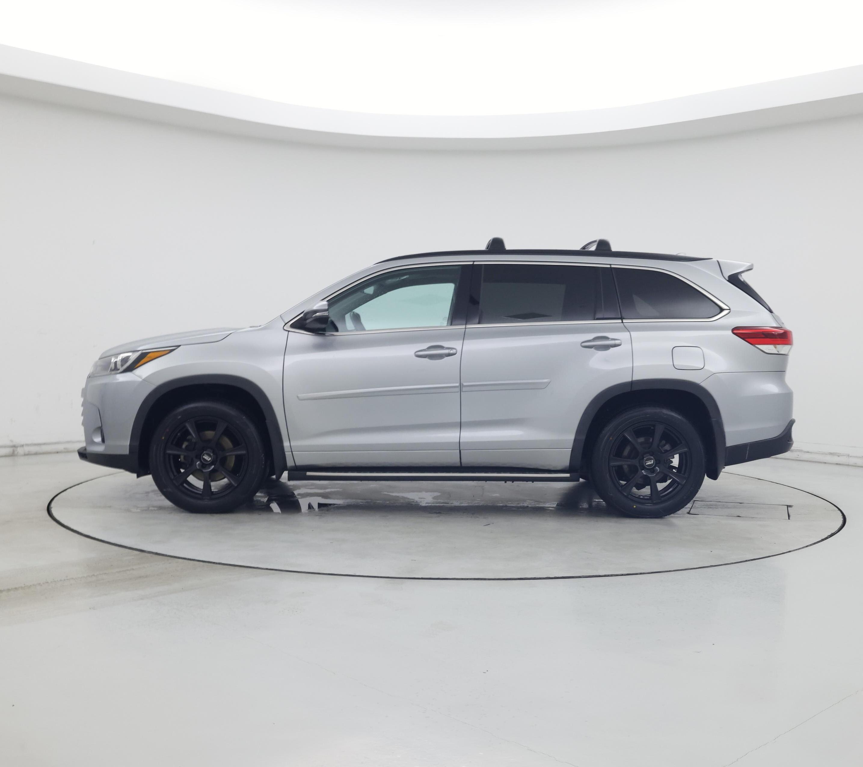 Thumbnail: 2018 Toyota Highlander - 3