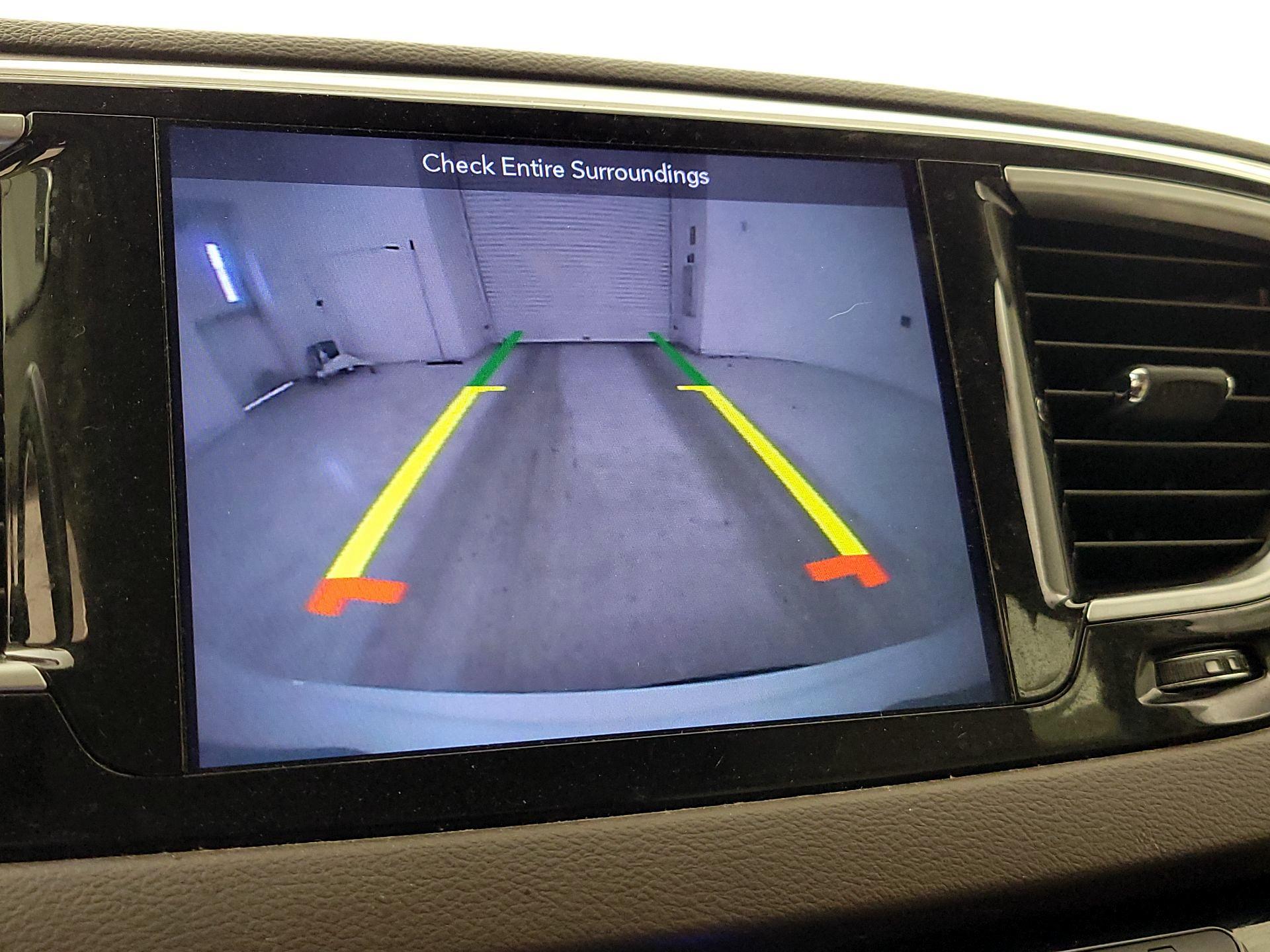 Thumbnail: 2018 Chrysler Pacifica - 15