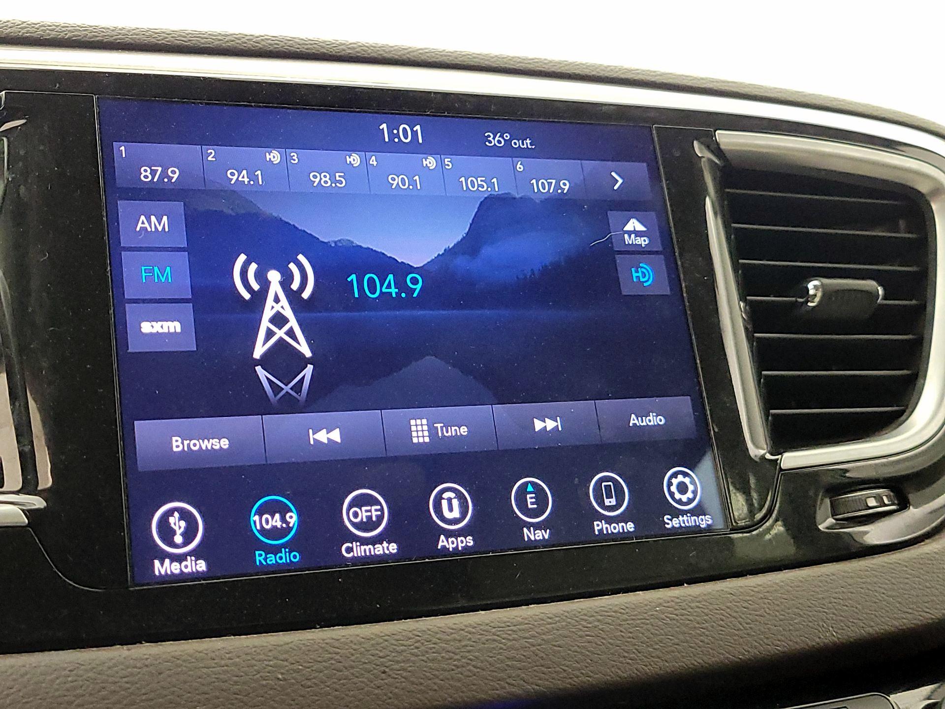 Thumbnail: 2018 Chrysler Pacifica - 16