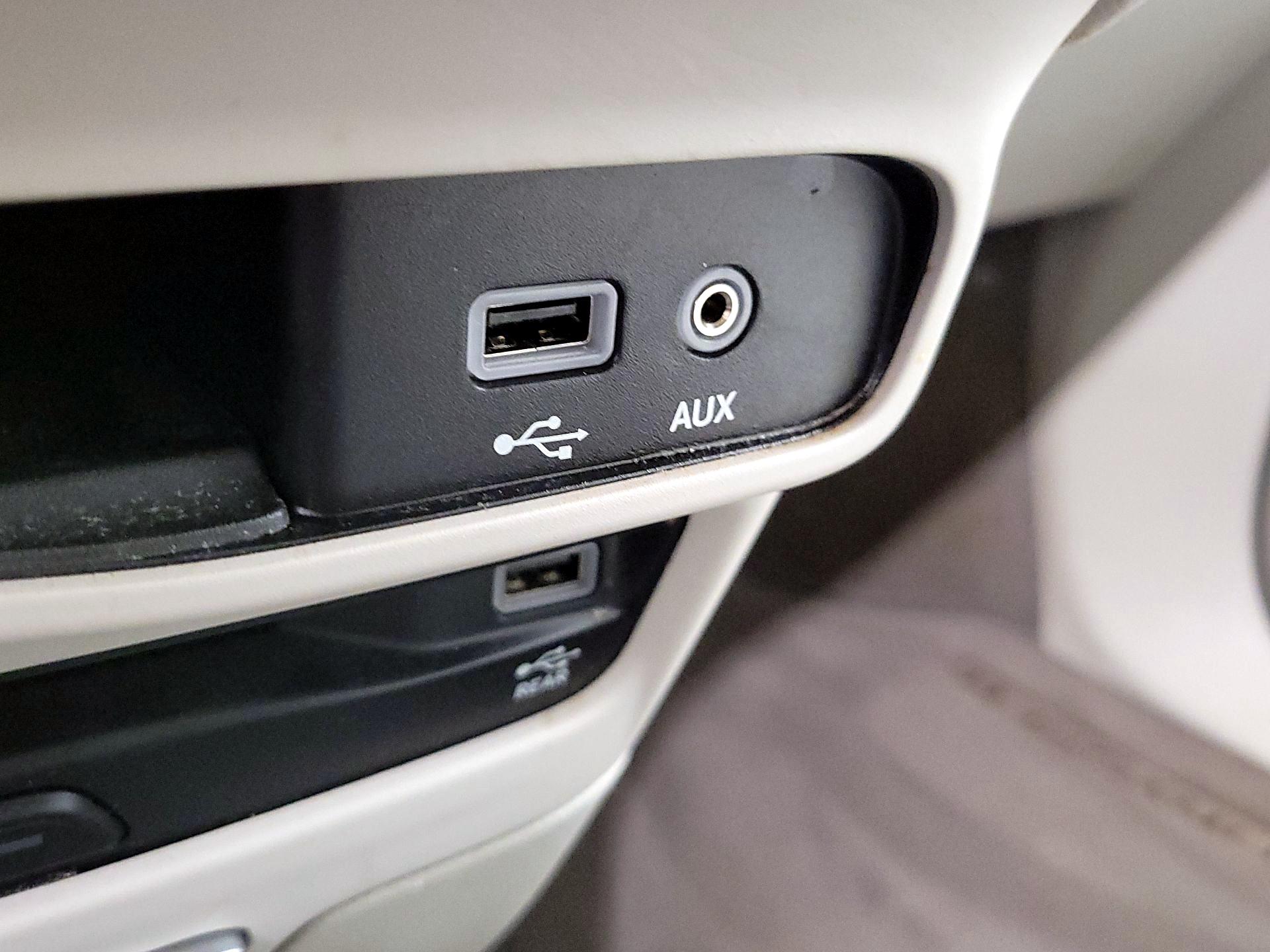 Thumbnail: 2018 Chrysler Pacifica - 19