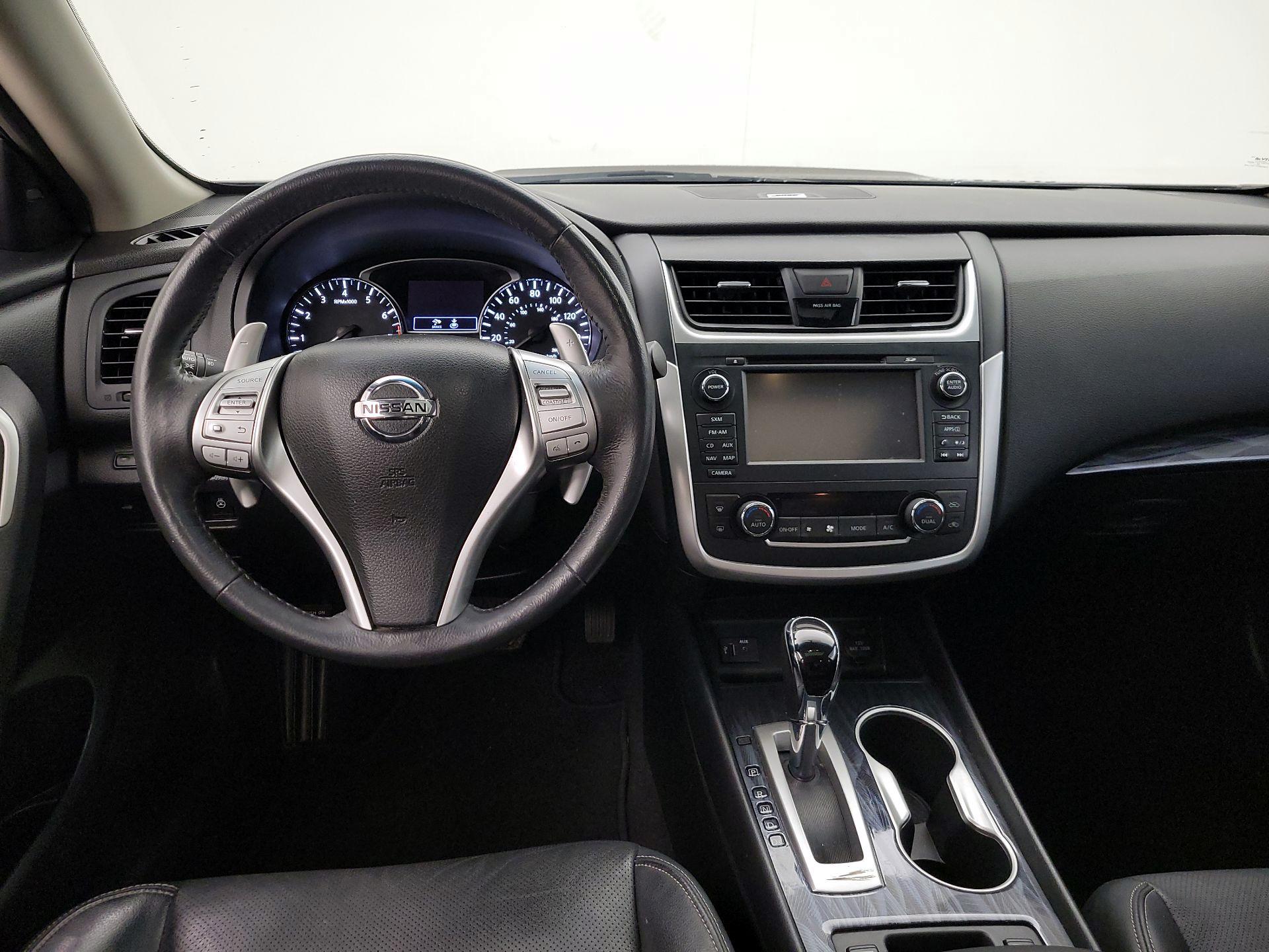 Thumbnail: 2016 Nissan Altima - 10