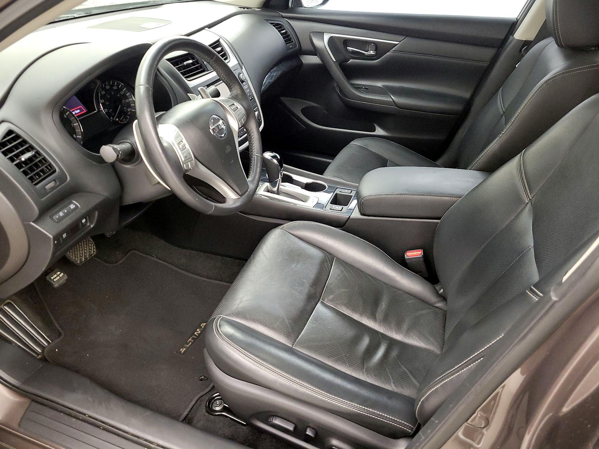 Thumbnail: 2016 Nissan Altima - 11