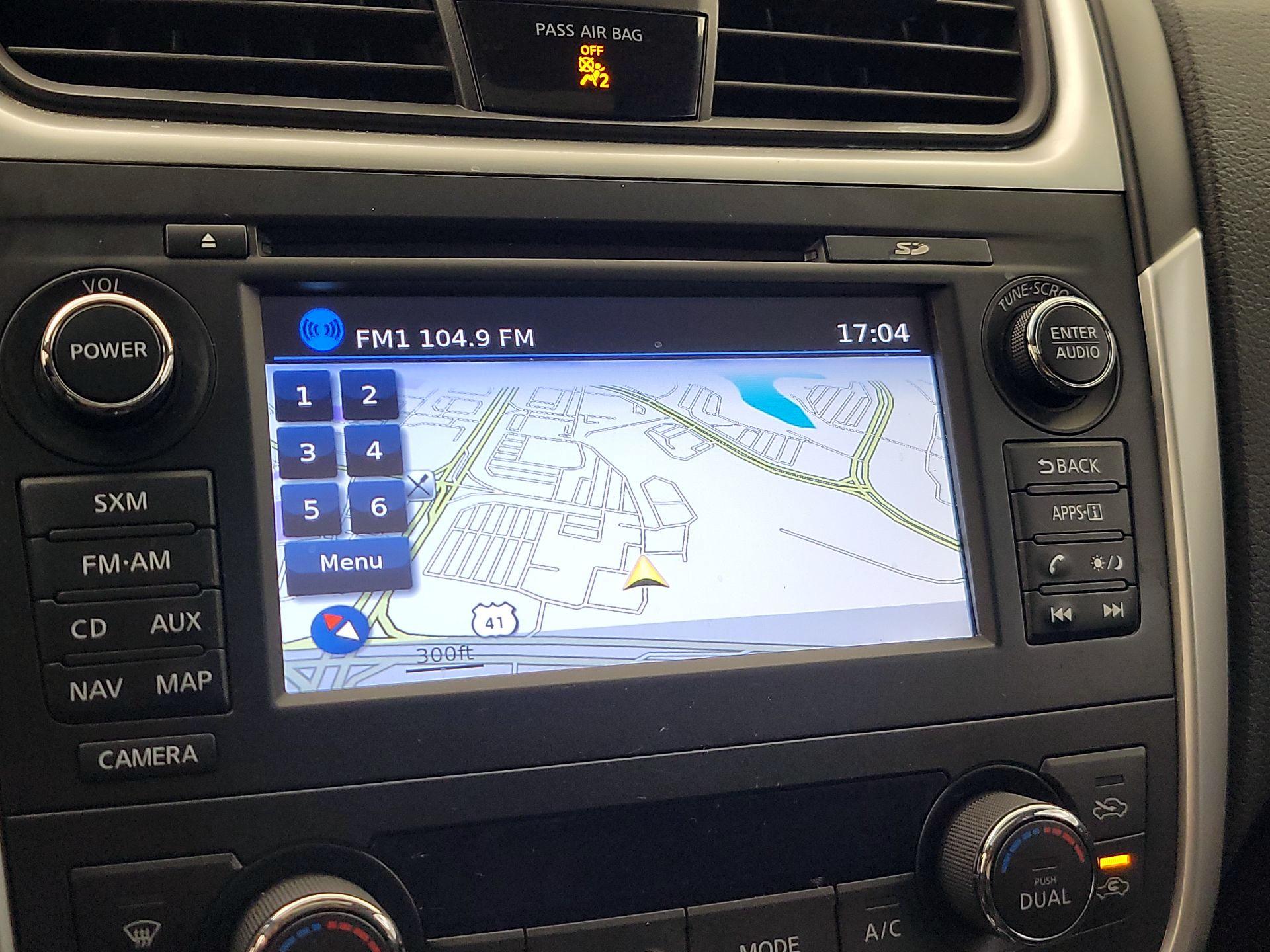 Thumbnail: 2016 Nissan Altima - 14