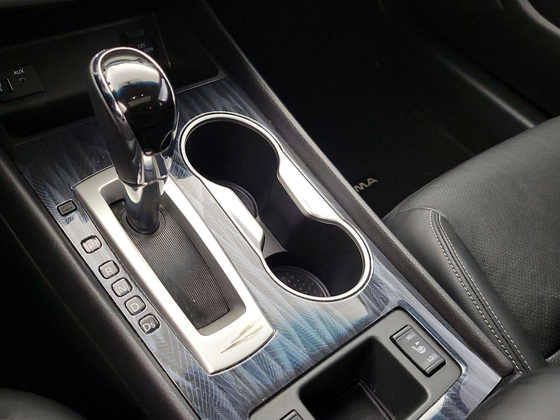 Thumbnail: 2016 Nissan Altima - 18