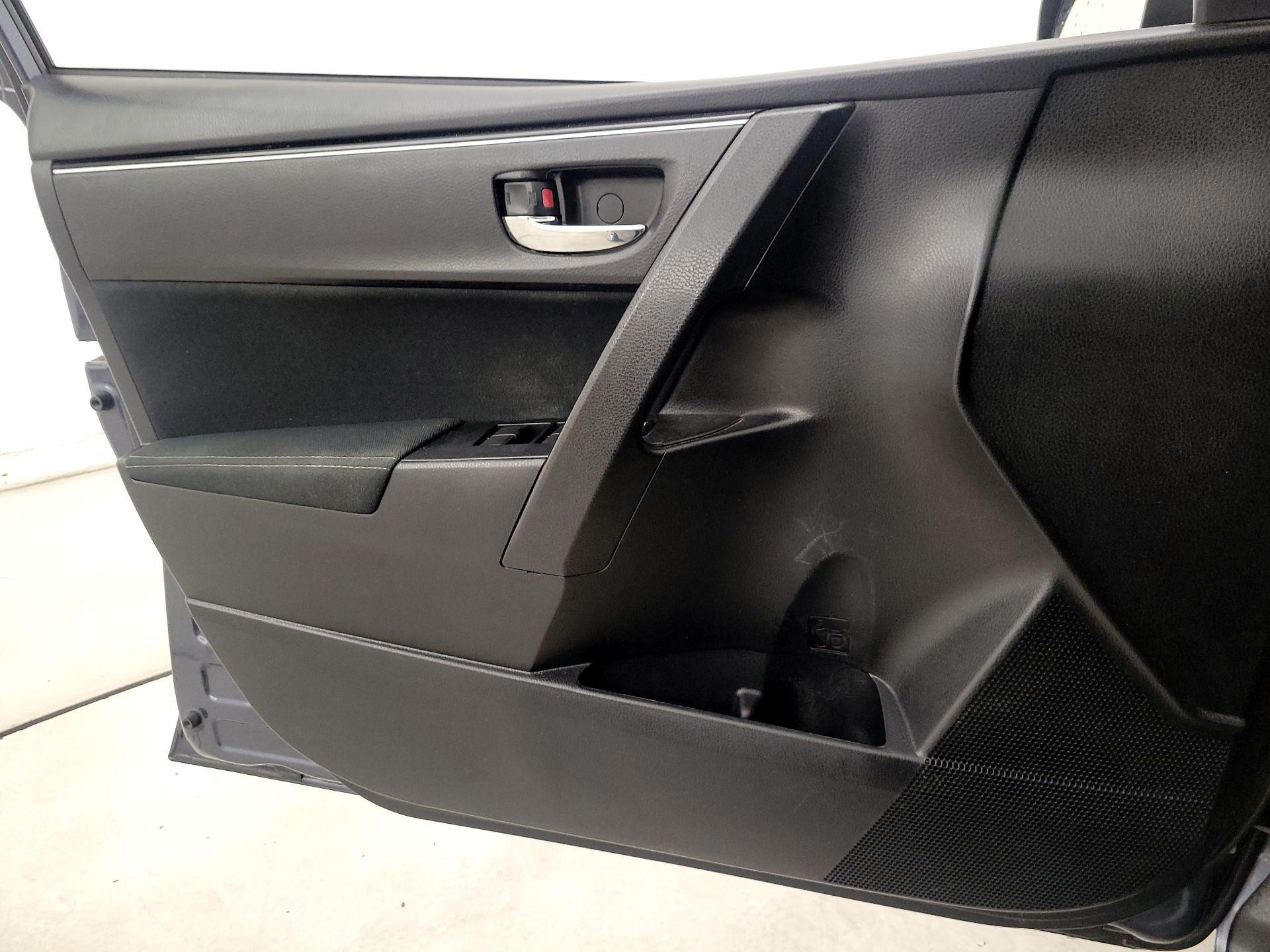 Thumbnail: 2017 Toyota Corolla - 12