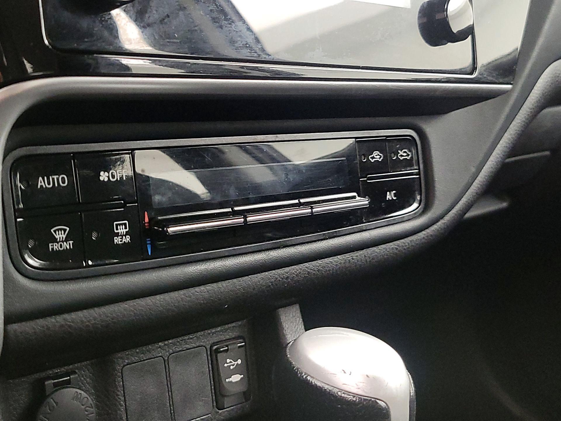 Thumbnail: 2017 Toyota Corolla - 16