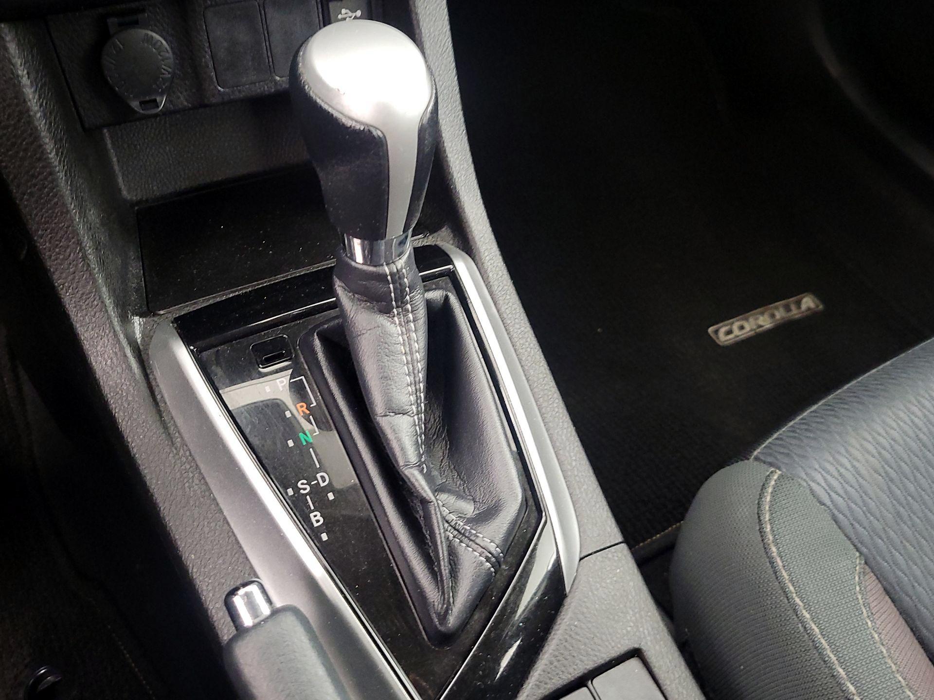 Thumbnail: 2017 Toyota Corolla - 17