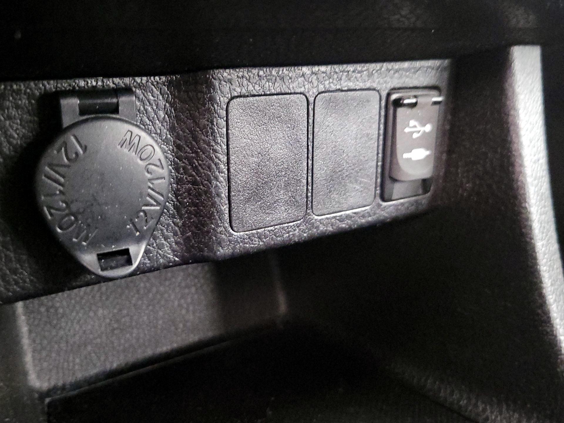 Thumbnail: 2017 Toyota Corolla - 18