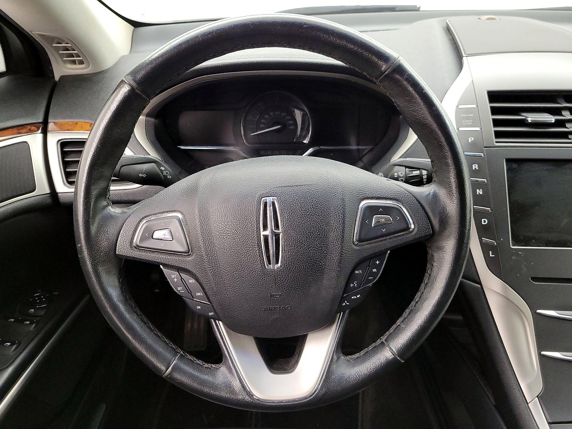 Thumbnail: 2016 Lincoln MKZ - 10