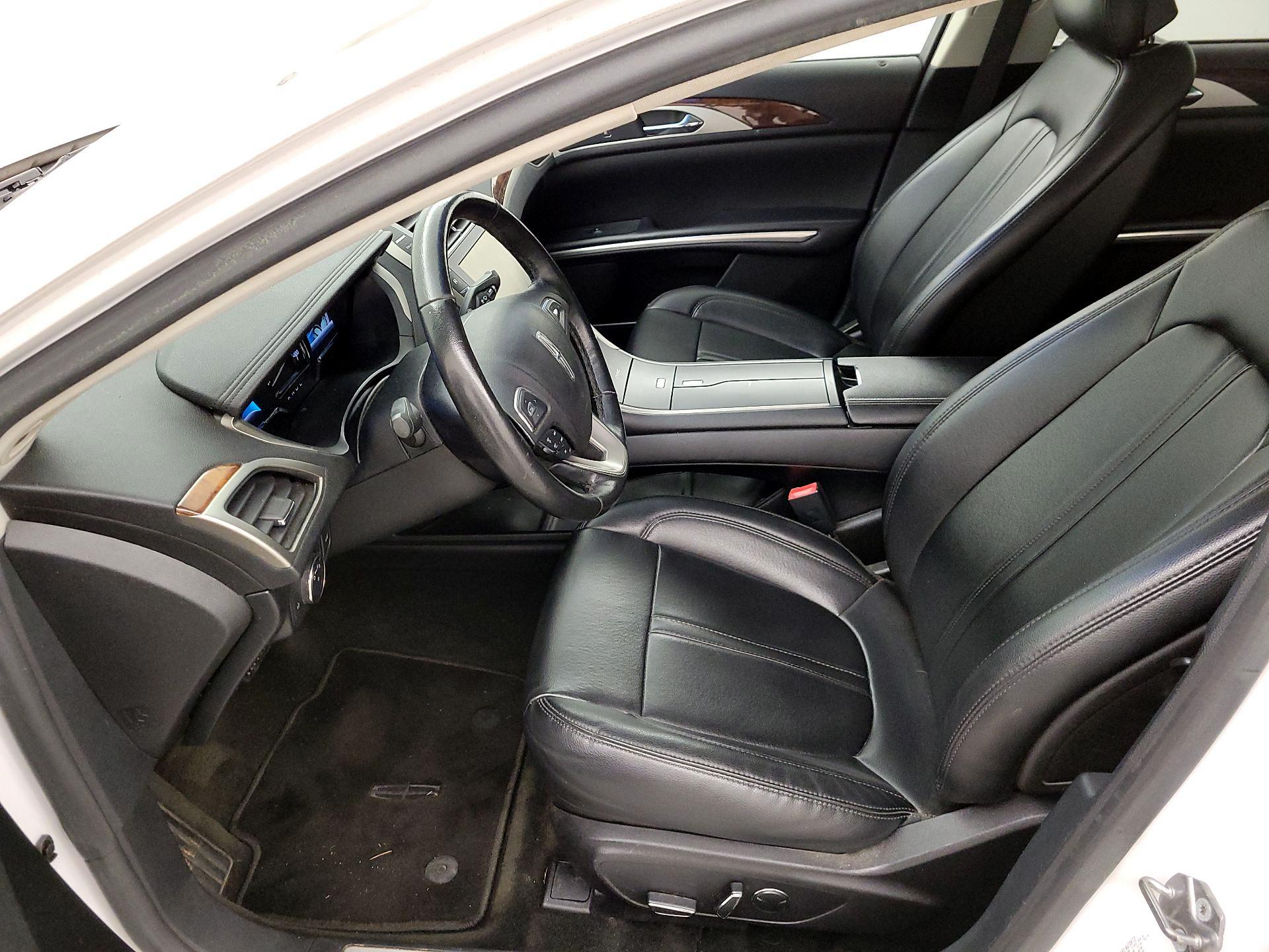 Thumbnail: 2016 Lincoln MKZ - 11